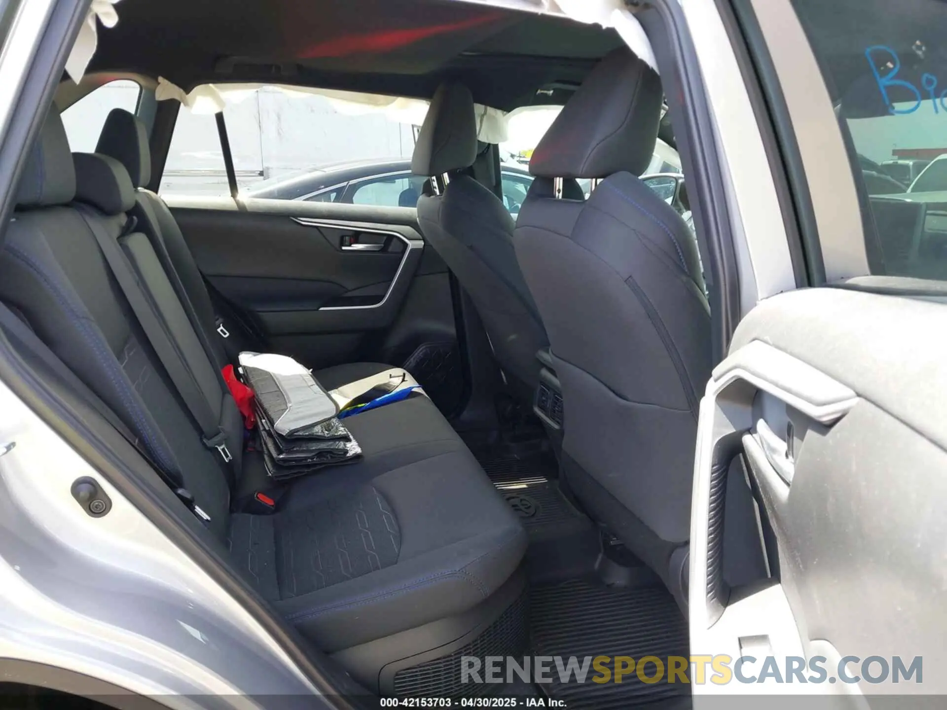 8 Photograph of a damaged car 2T3T6RFV9RW050861 TOYOTA RAV4 HYBRID 2024