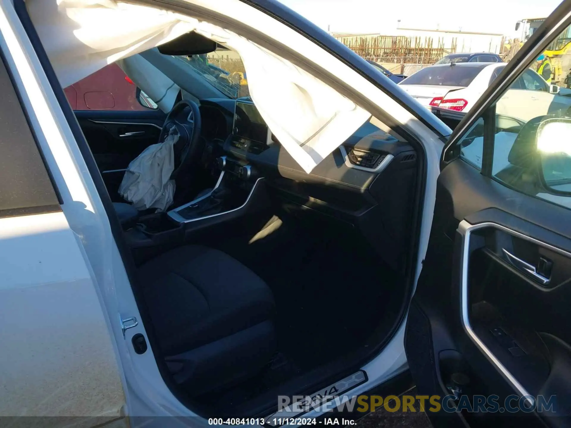 5 Photograph of a damaged car 2T3UWRFV0RW215801 TOYOTA RAV4 HYBRID 2024