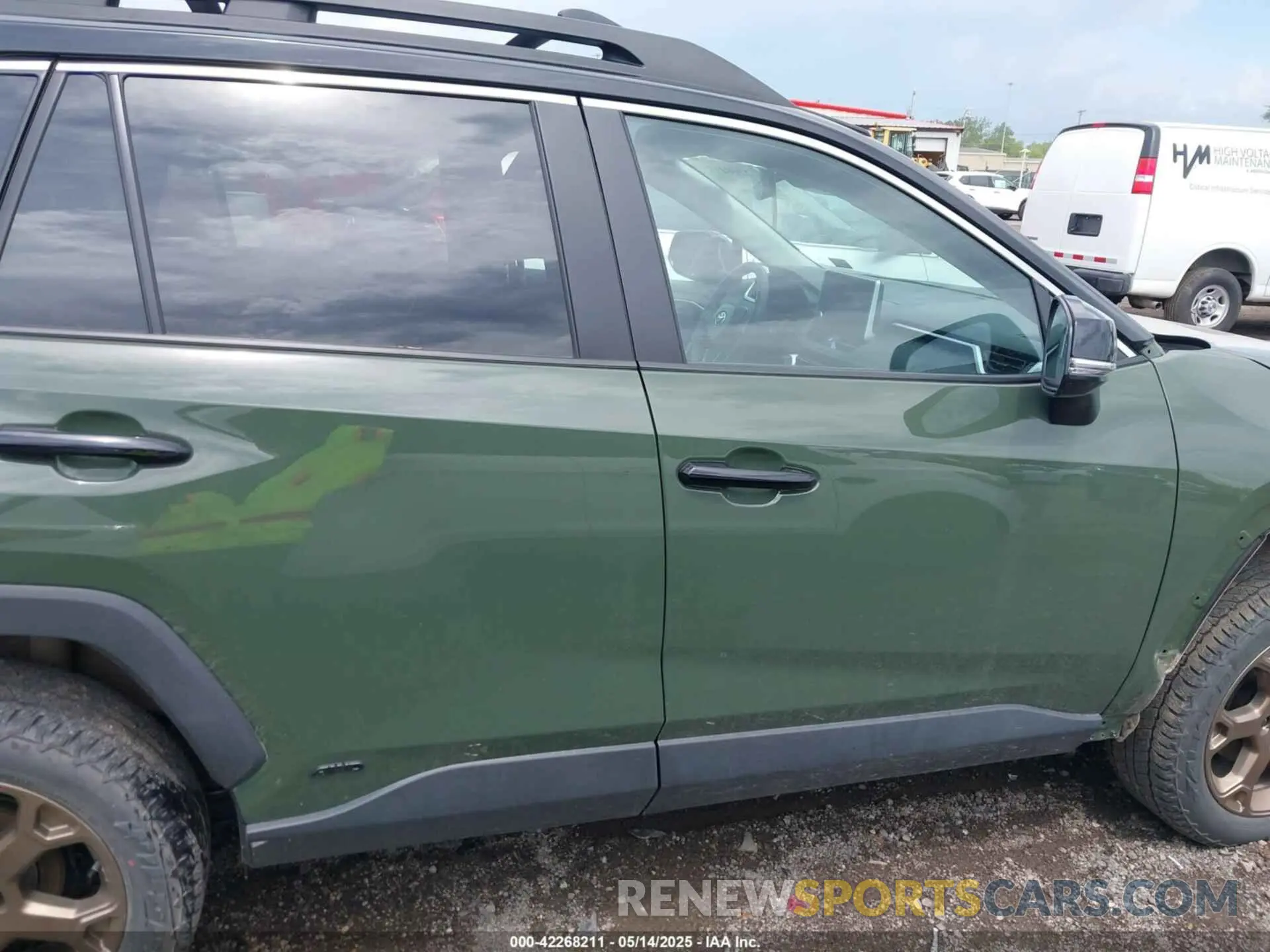 14 Photograph of a damaged car 2T3UWRFV4RW219138 TOYOTA RAV4 HYBRID 2024