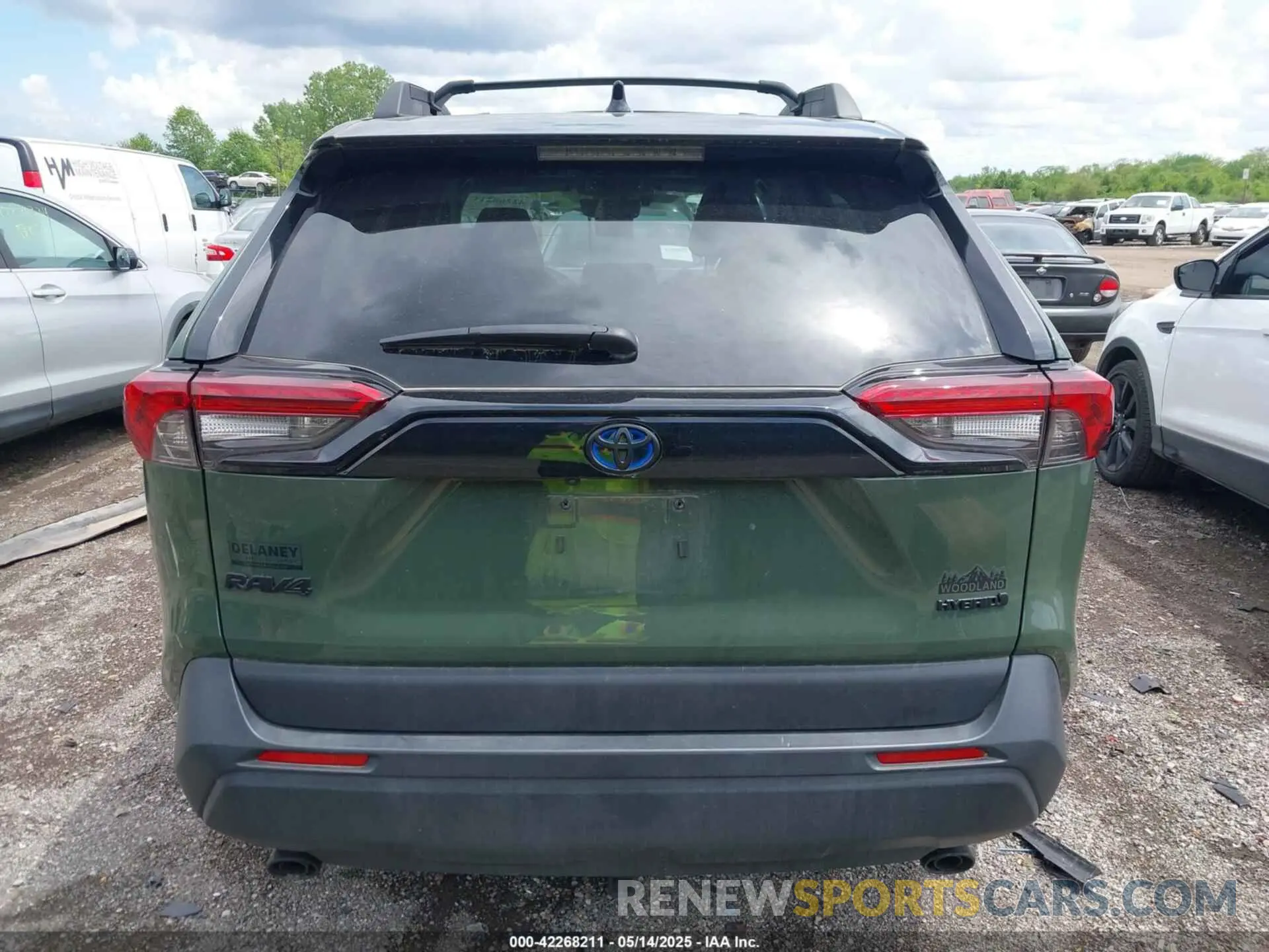 17 Photograph of a damaged car 2T3UWRFV4RW219138 TOYOTA RAV4 HYBRID 2024