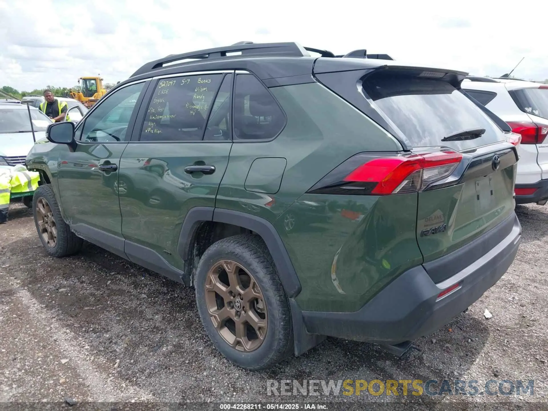 3 Photograph of a damaged car 2T3UWRFV4RW219138 TOYOTA RAV4 HYBRID 2024