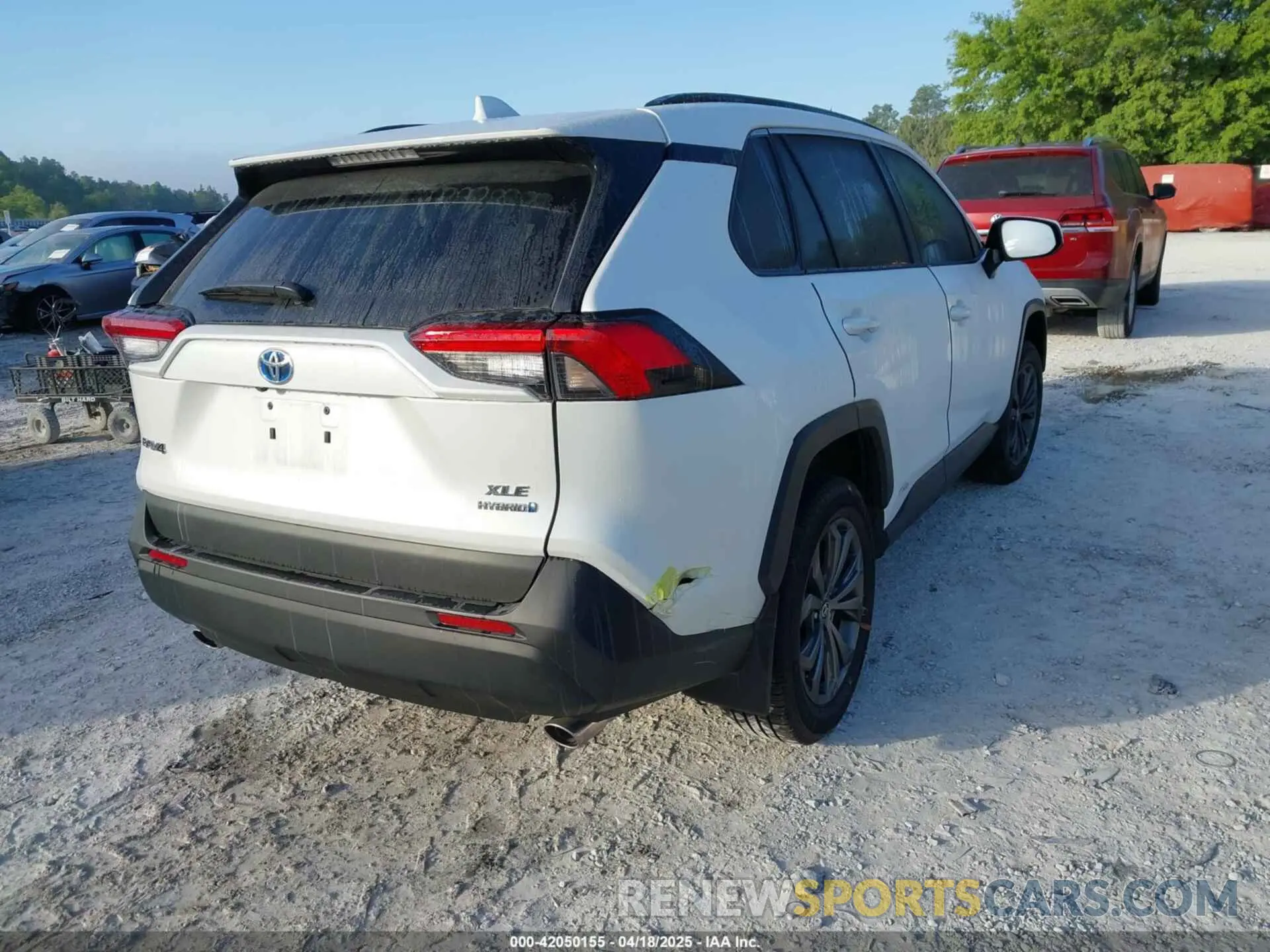 4 Photograph of a damaged car 4T3B6RFV0RU151797 TOYOTA RAV4 HYBRID 2024