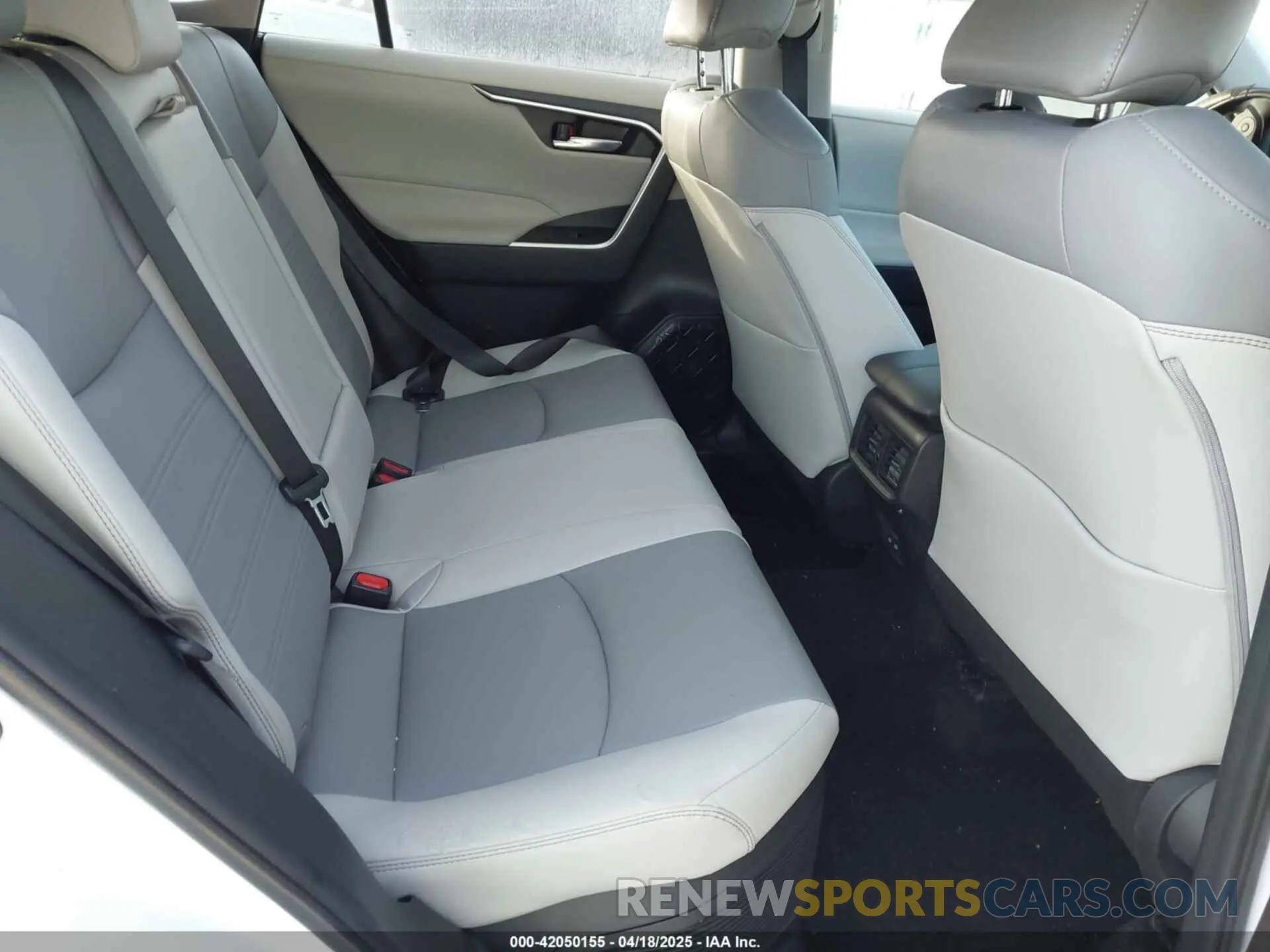 8 Photograph of a damaged car 4T3B6RFV0RU151797 TOYOTA RAV4 HYBRID 2024