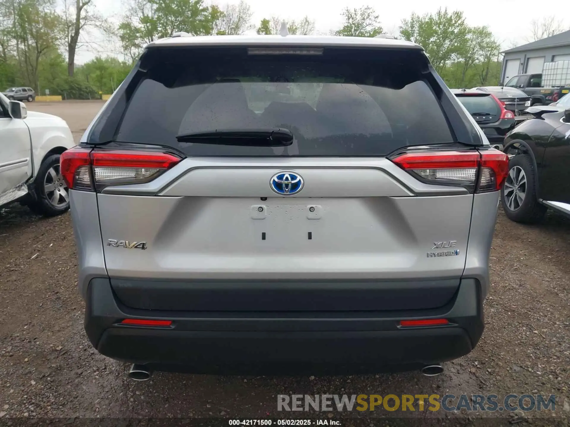 16 Photograph of a damaged car 4T3B6RFV2RU151316 TOYOTA RAV4 HYBRID 2024