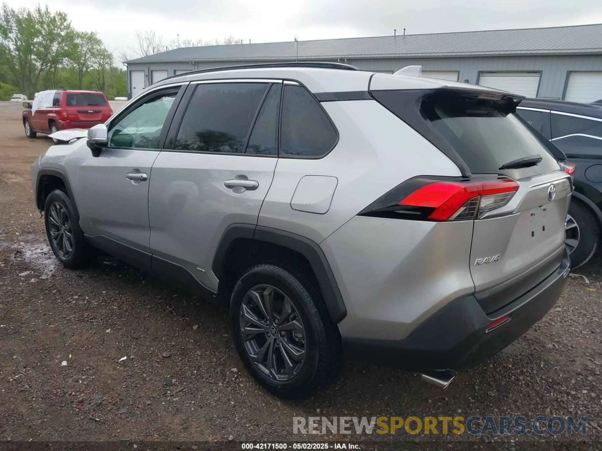 3 Photograph of a damaged car 4T3B6RFV2RU151316 TOYOTA RAV4 HYBRID 2024