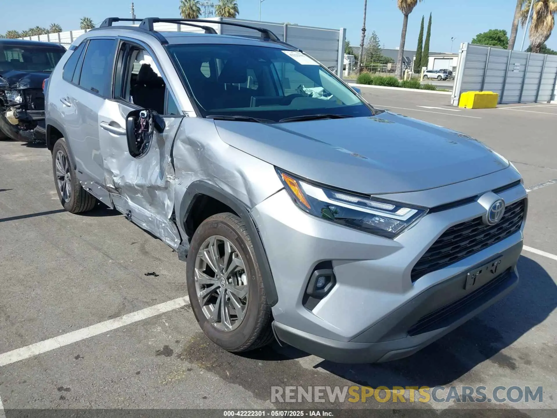 1 Photograph of a damaged car 4T3B6RFV6RU173416 TOYOTA RAV4 HYBRID 2024