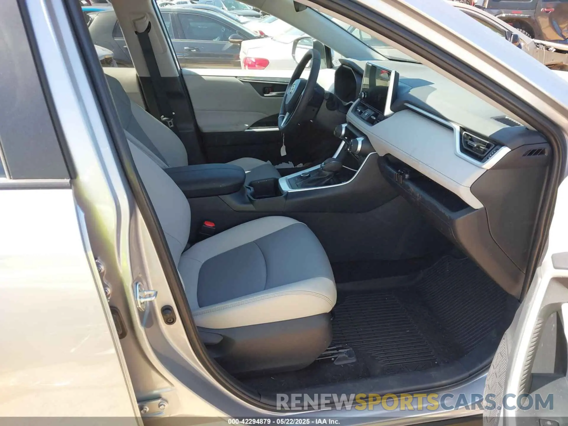5 Photograph of a damaged car 4T3B6RFV7RU165521 TOYOTA RAV4 HYBRID 2024