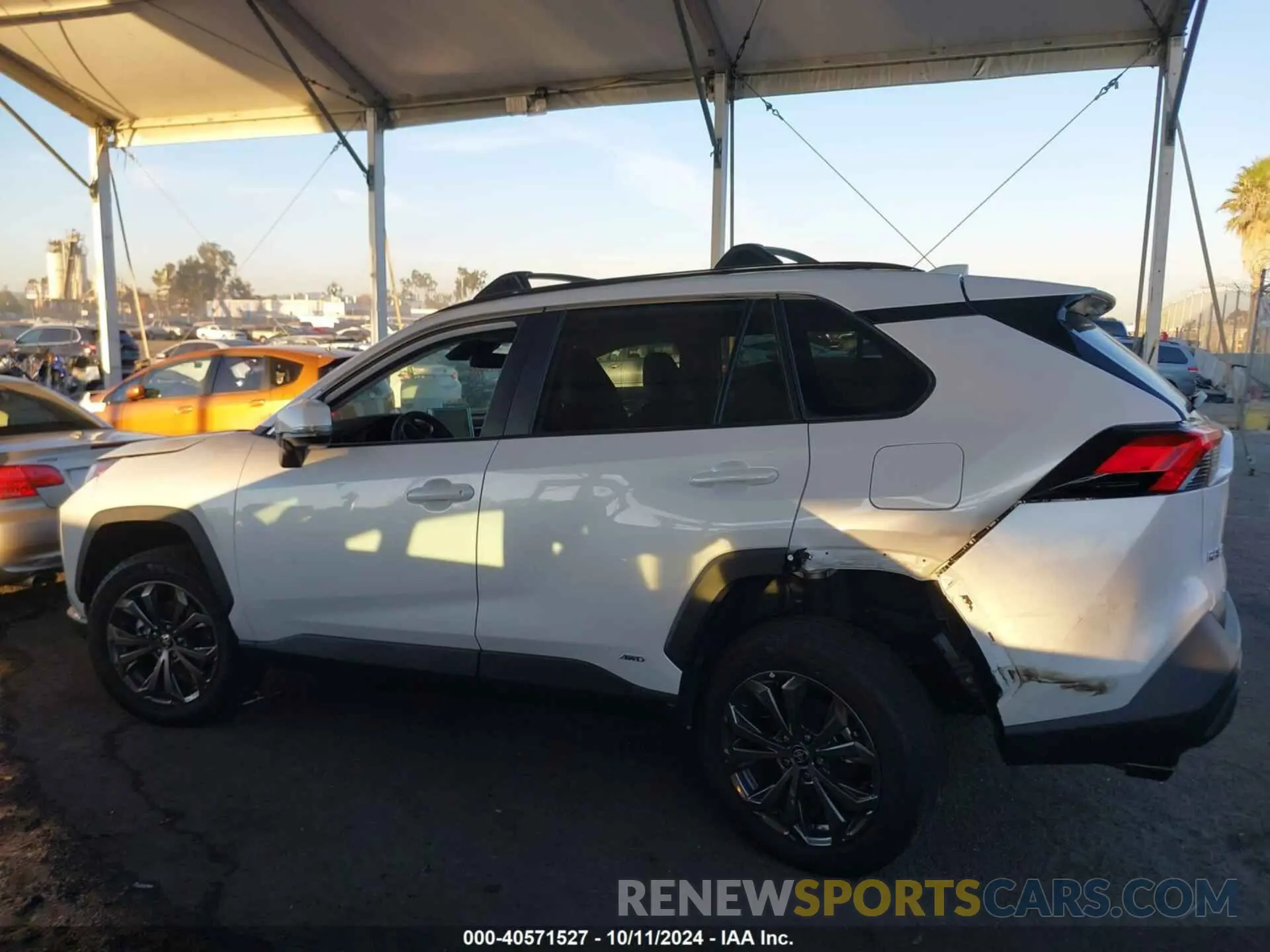 14 Photograph of a damaged car 4T3B6RFV9RU156352 TOYOTA RAV4 HYBRID 2024