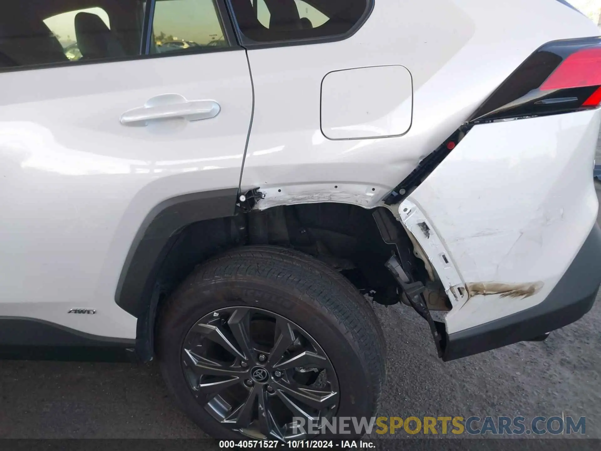 6 Photograph of a damaged car 4T3B6RFV9RU156352 TOYOTA RAV4 HYBRID 2024