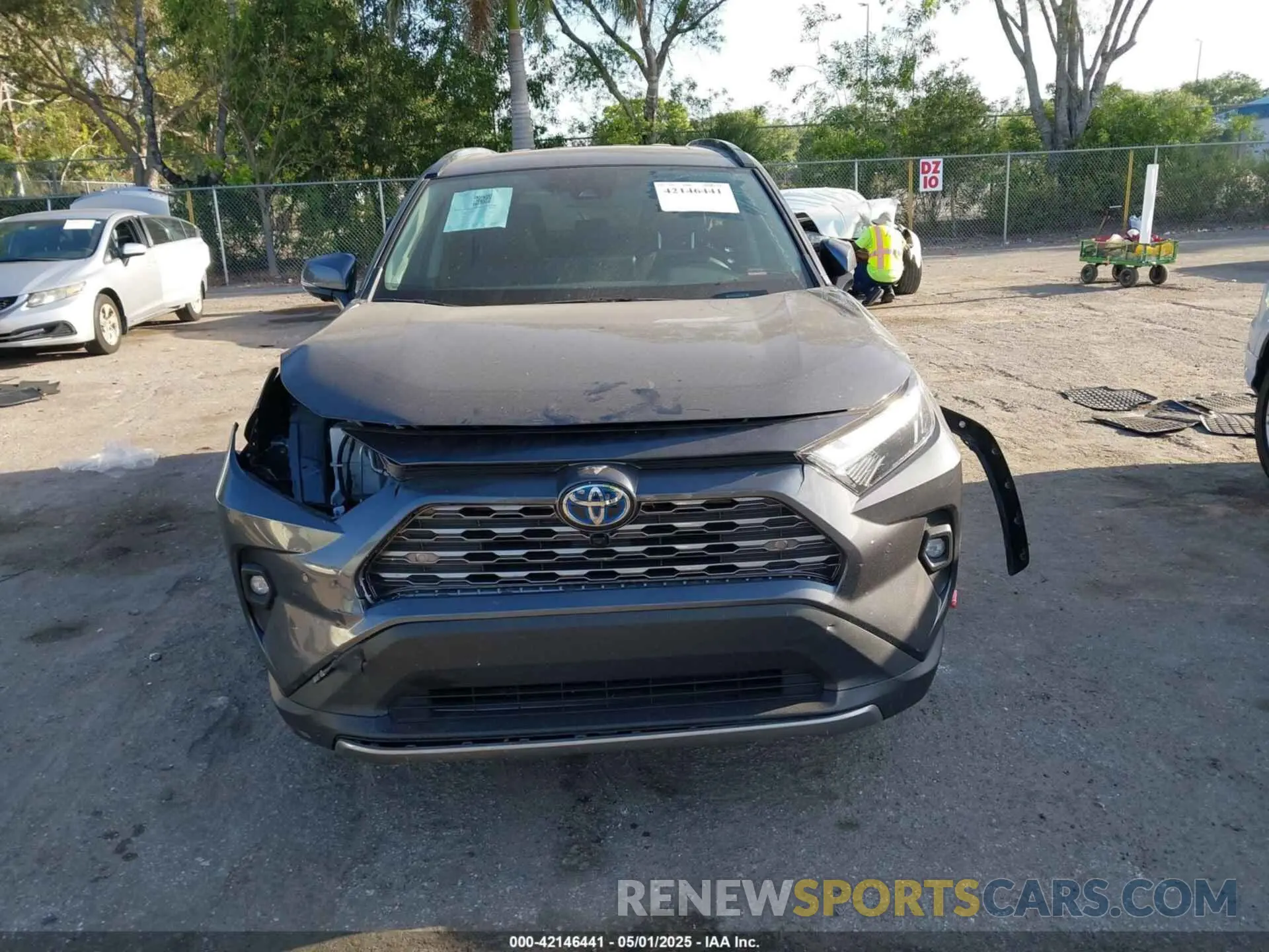 12 Photograph of a damaged car 4T3D6RFV2RU140731 TOYOTA RAV4 HYBRID 2024