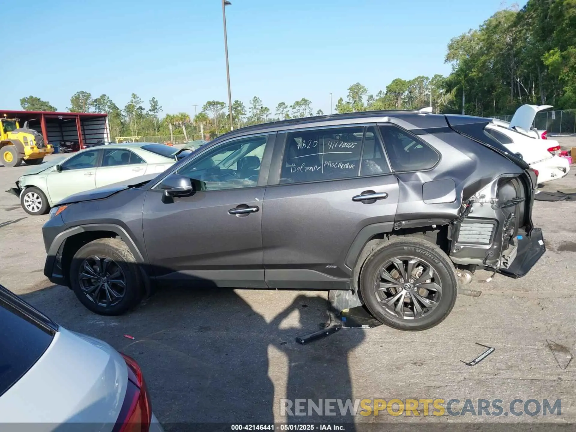 14 Photograph of a damaged car 4T3D6RFV2RU140731 TOYOTA RAV4 HYBRID 2024