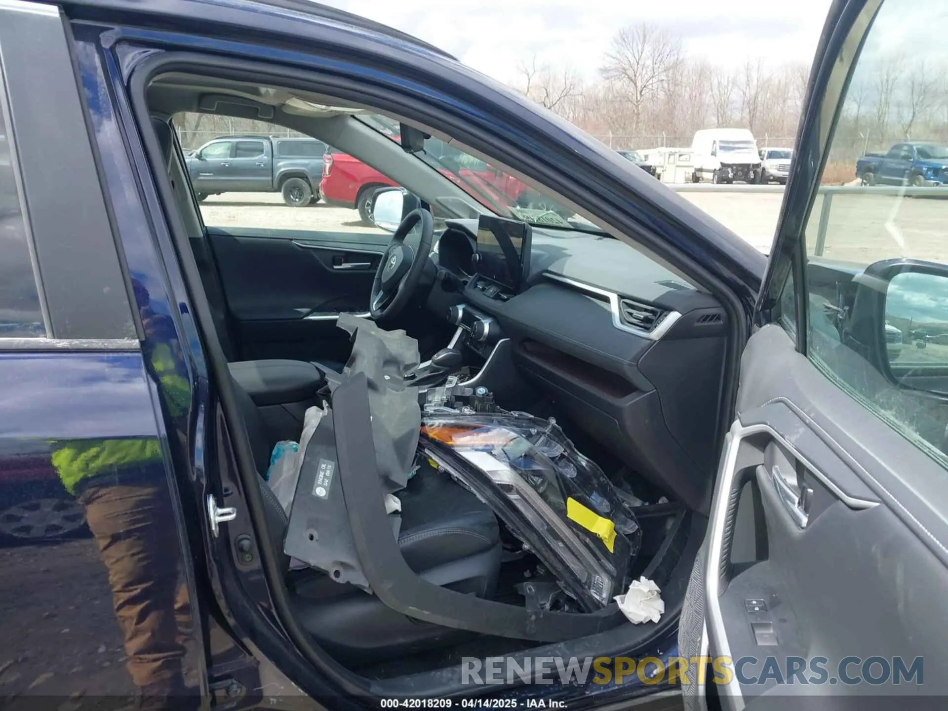 5 Photograph of a damaged car 4T3D6RFV5RU143932 TOYOTA RAV4 HYBRID 2024