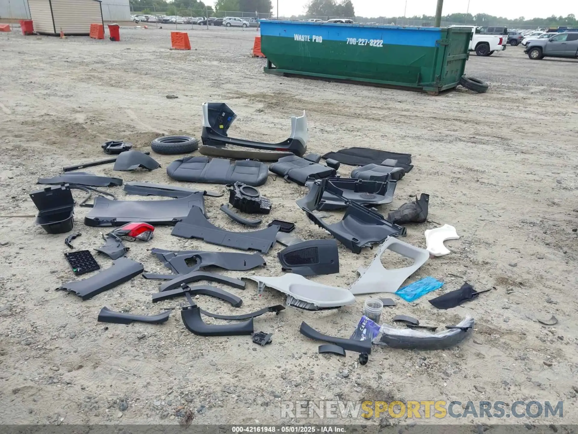12 Photograph of a damaged car 4T3D6RFVXRU163559 TOYOTA RAV4 HYBRID 2024