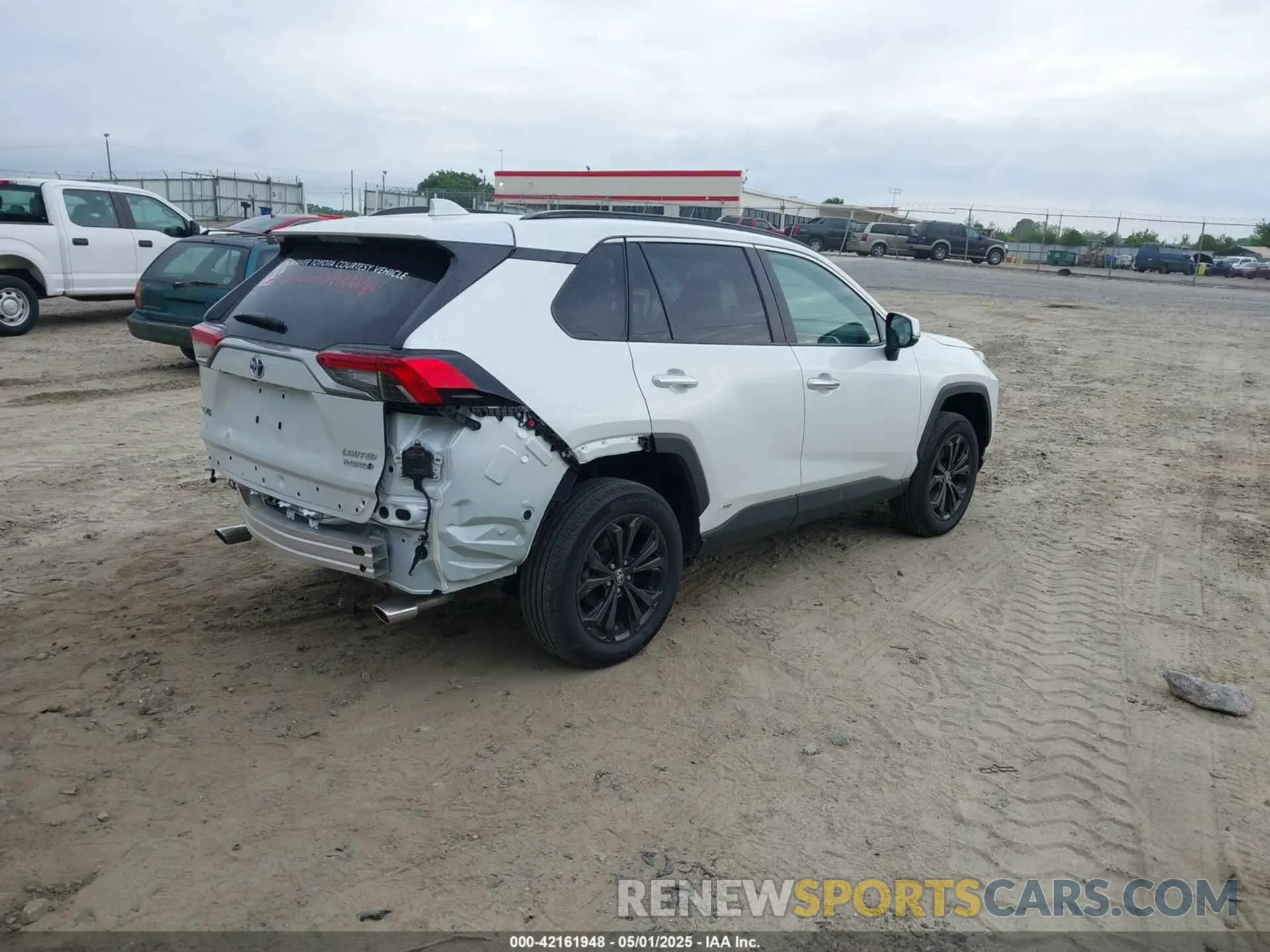 4 Photograph of a damaged car 4T3D6RFVXRU163559 TOYOTA RAV4 HYBRID 2024