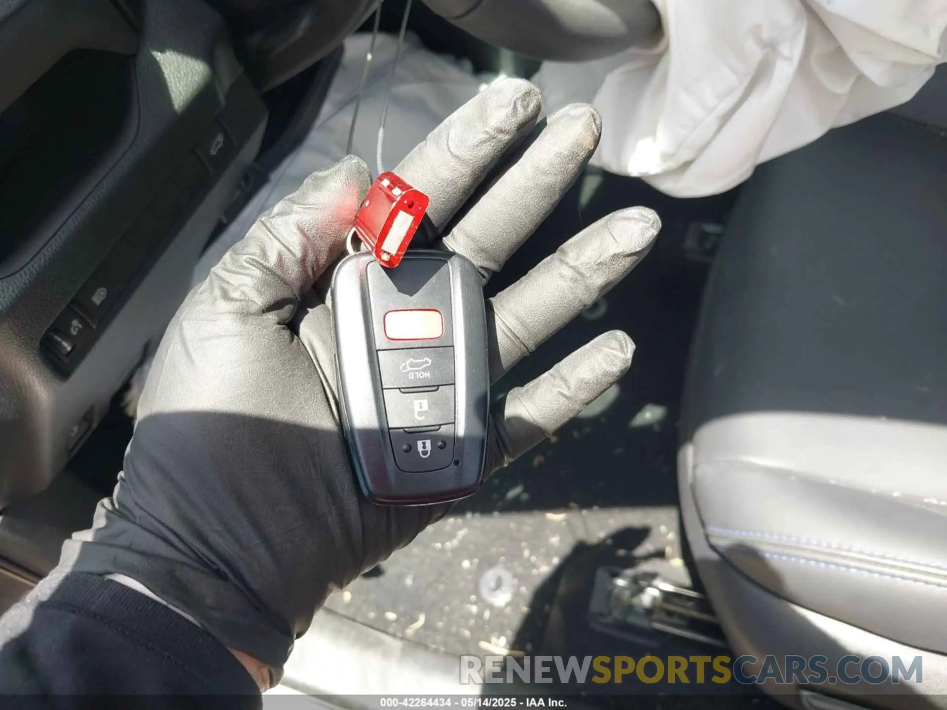 11 Photograph of a damaged car 4T3E6RFV3RU174035 TOYOTA RAV4 HYBRID 2024