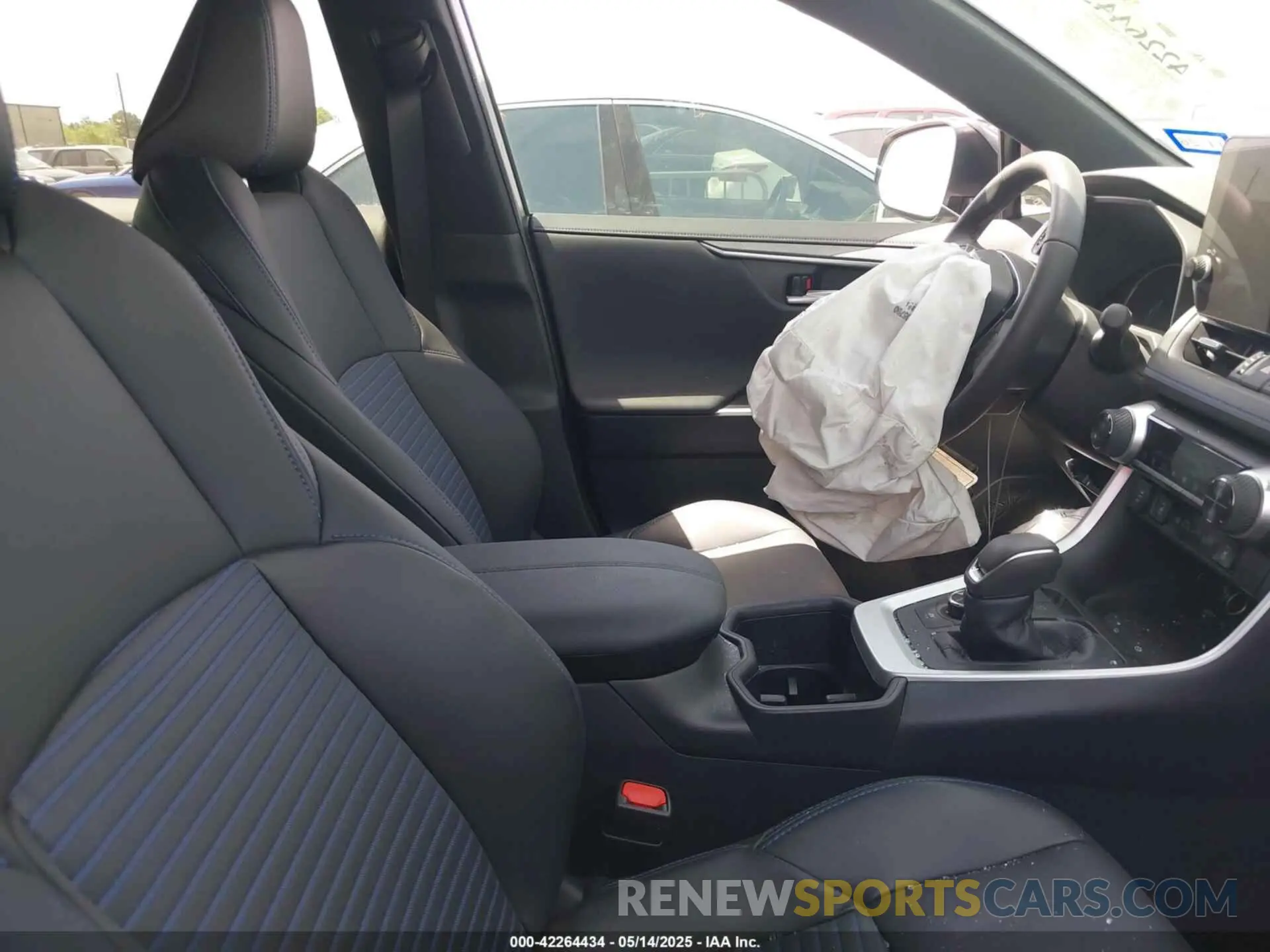 5 Photograph of a damaged car 4T3E6RFV3RU174035 TOYOTA RAV4 HYBRID 2024