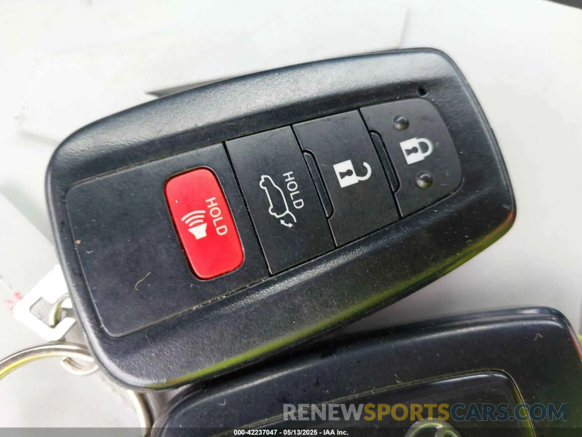 11 Photograph of a damaged car 4T3E6RFV4RU163271 TOYOTA RAV4 HYBRID 2024