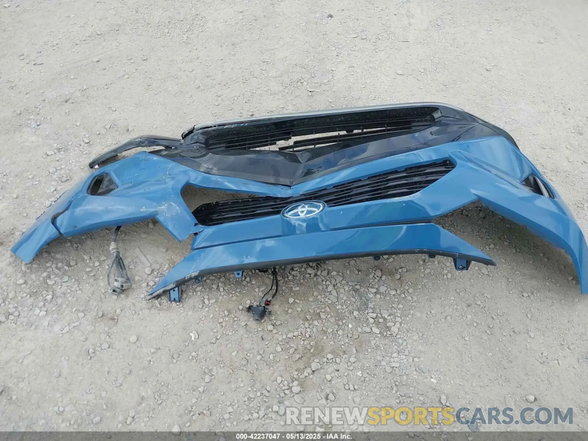 12 Photograph of a damaged car 4T3E6RFV4RU163271 TOYOTA RAV4 HYBRID 2024