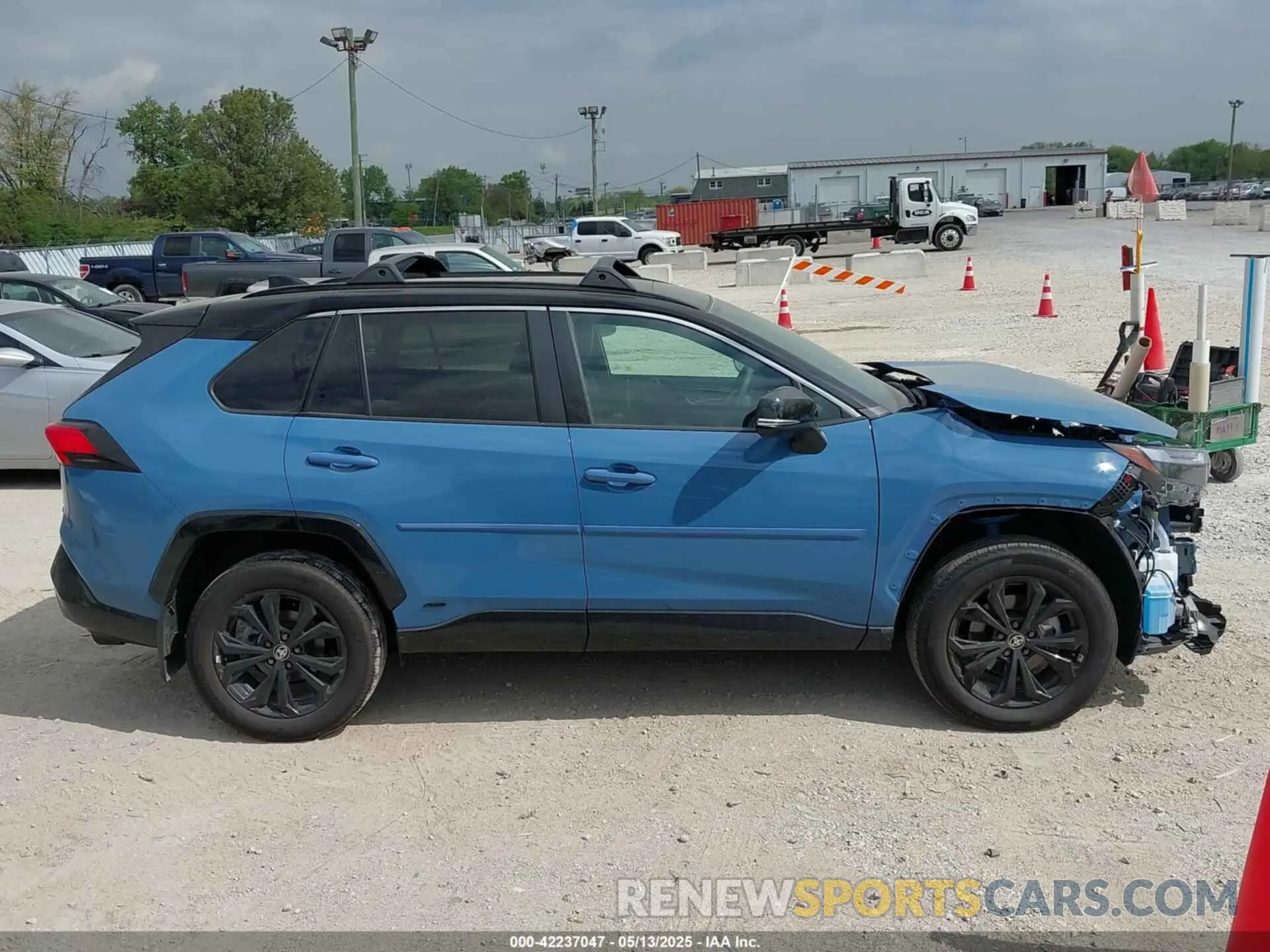 14 Photograph of a damaged car 4T3E6RFV4RU163271 TOYOTA RAV4 HYBRID 2024