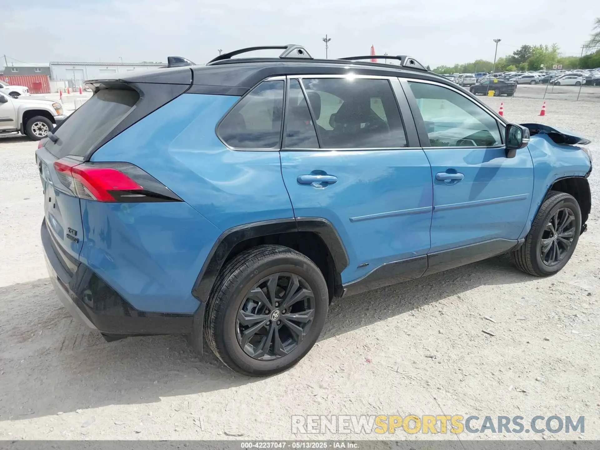 4 Photograph of a damaged car 4T3E6RFV4RU163271 TOYOTA RAV4 HYBRID 2024