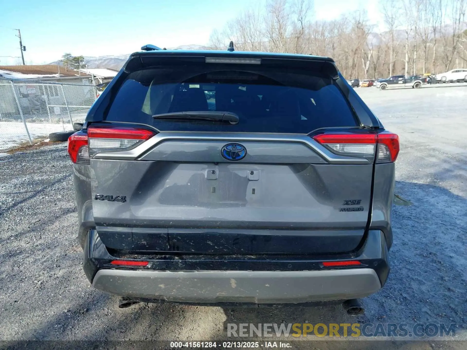 17 Photograph of a damaged car 4T3E6RFV6RU144463 TOYOTA RAV4 HYBRID 2024