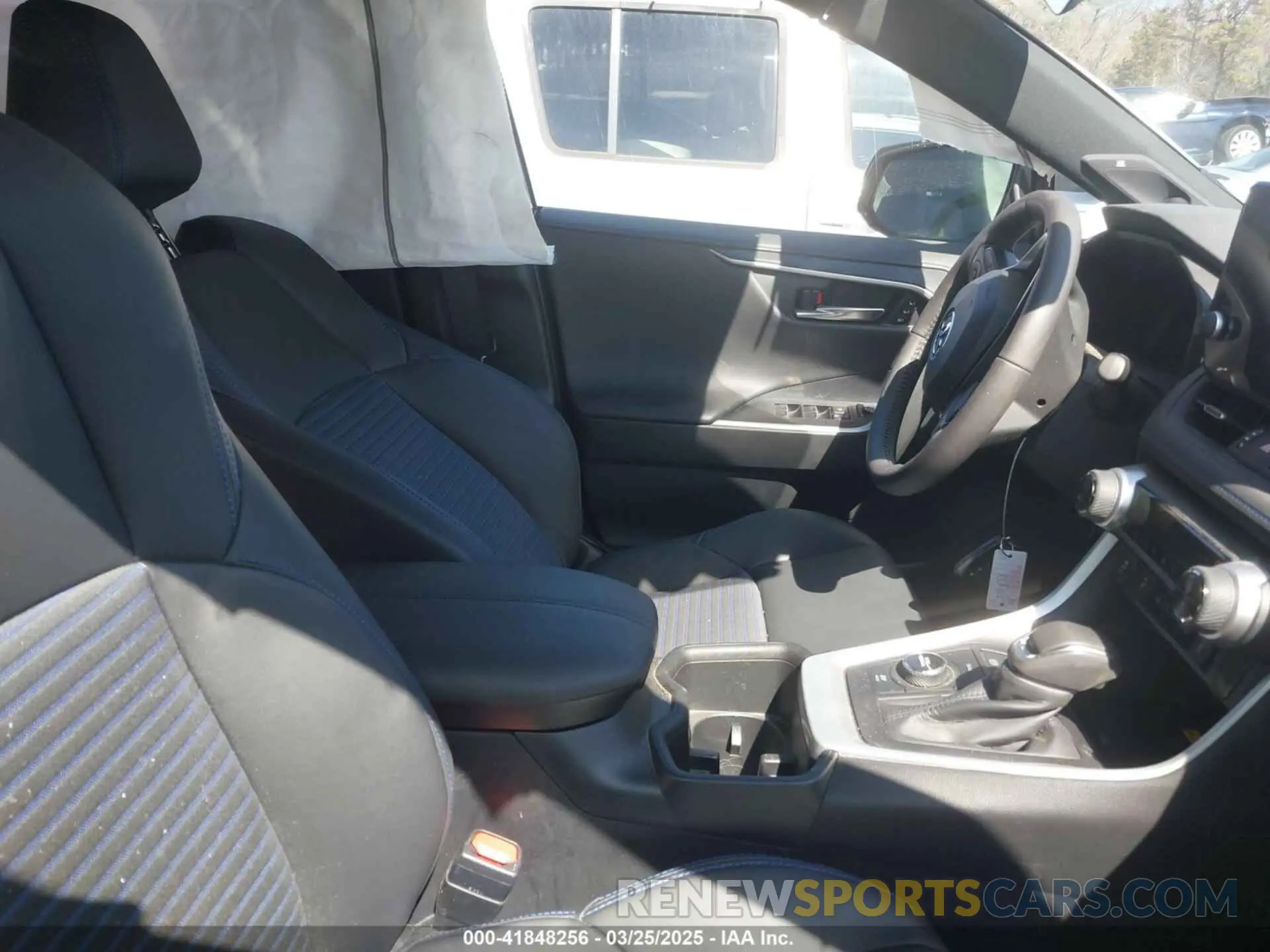 5 Photograph of a damaged car 4T3E6RFV6RU159190 TOYOTA RAV4 HYBRID 2024