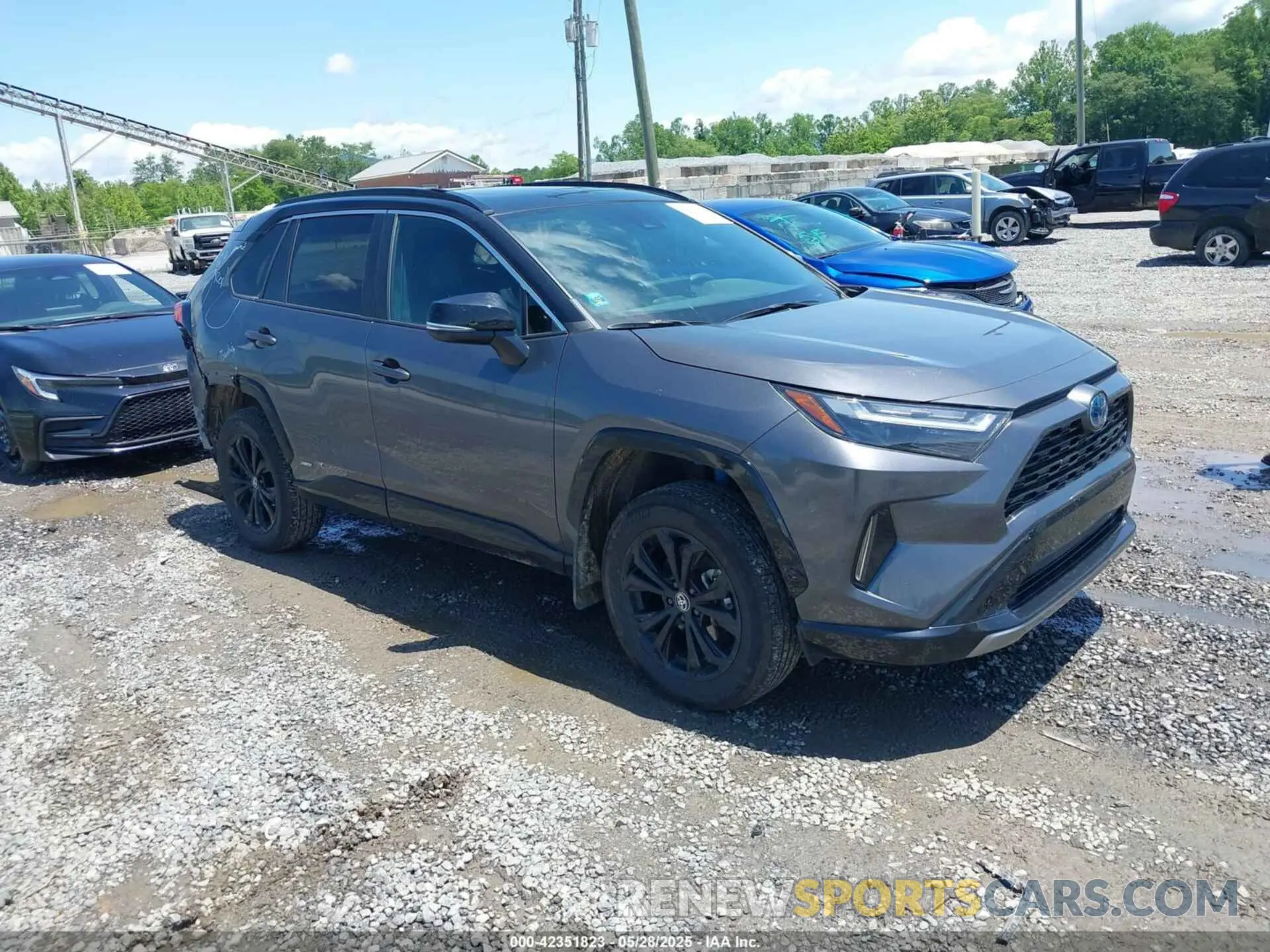 1 Photograph of a damaged car 4T3E6RFVXRU167468 TOYOTA RAV4 HYBRID 2024