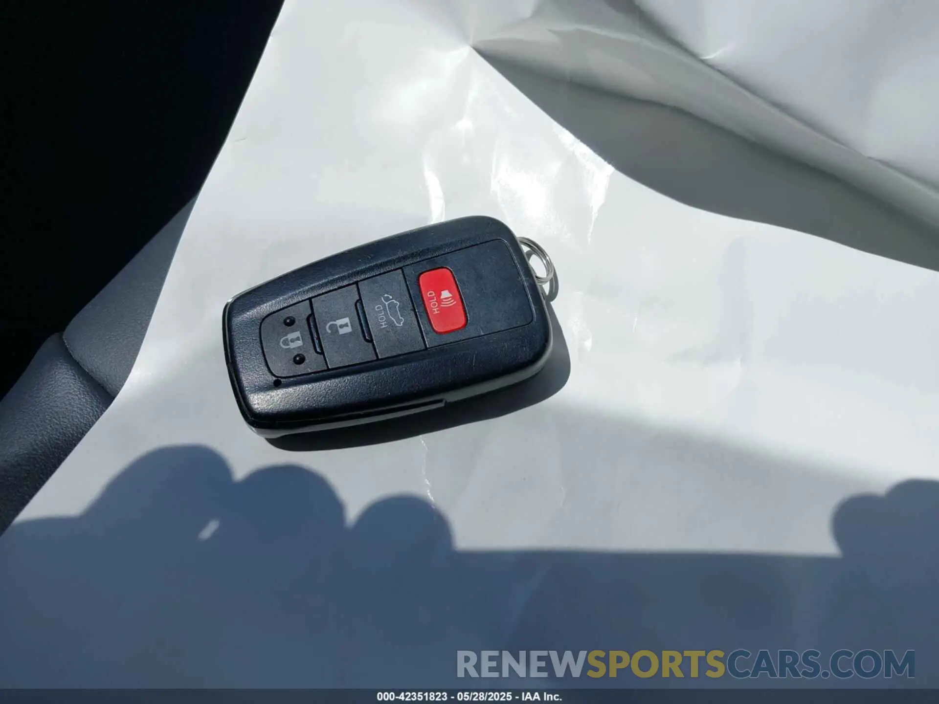 11 Photograph of a damaged car 4T3E6RFVXRU167468 TOYOTA RAV4 HYBRID 2024