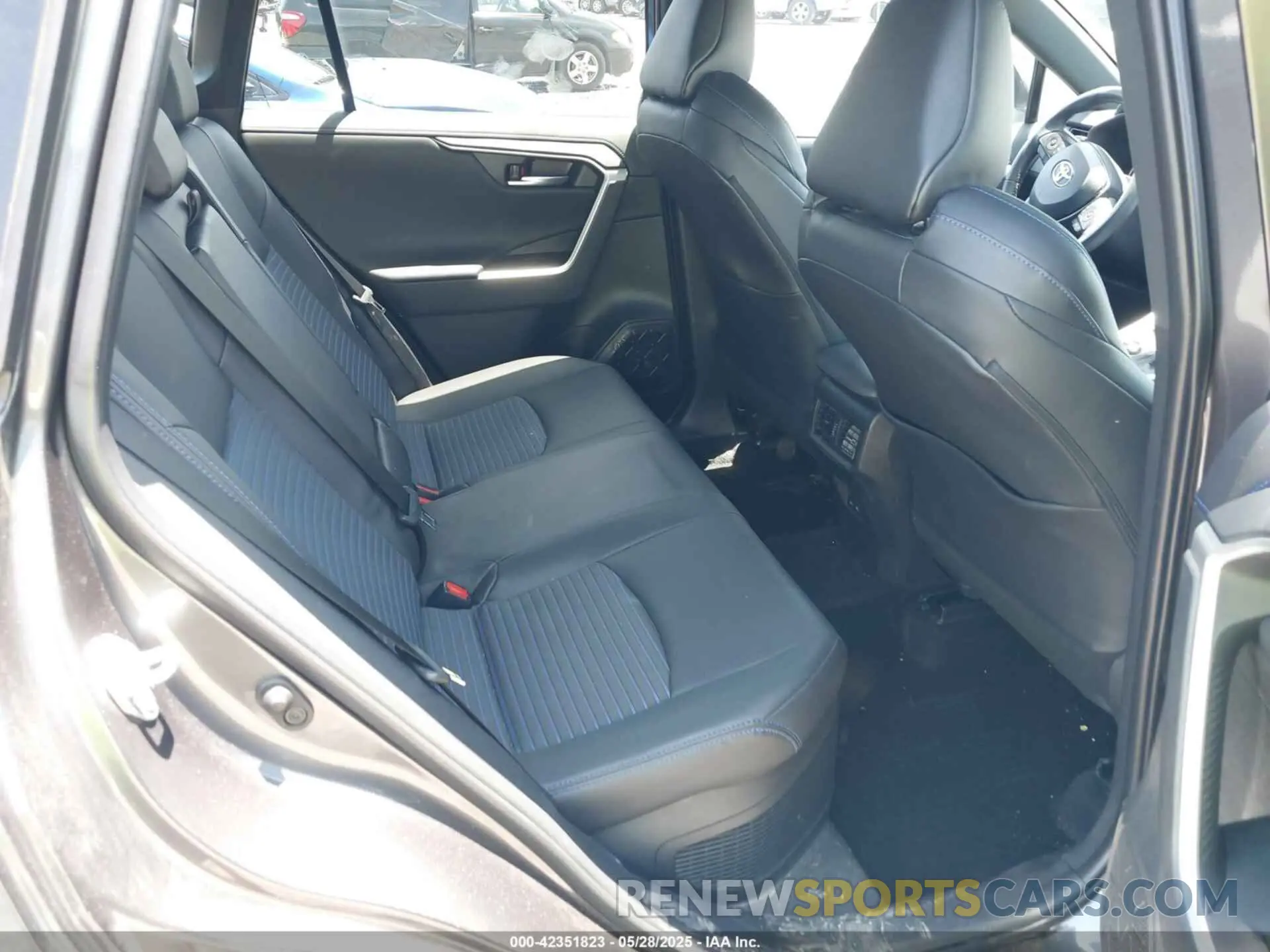 8 Photograph of a damaged car 4T3E6RFVXRU167468 TOYOTA RAV4 HYBRID 2024