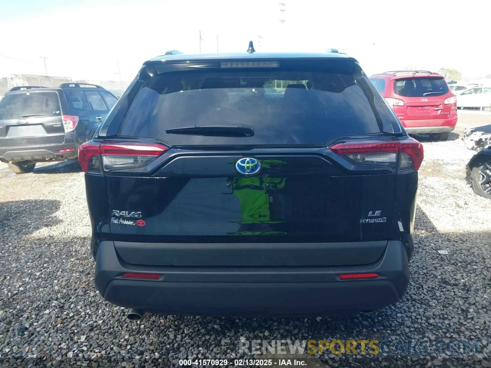 17 Photograph of a damaged car 4T3LWRFV1RU121874 TOYOTA RAV4 HYBRID 2024