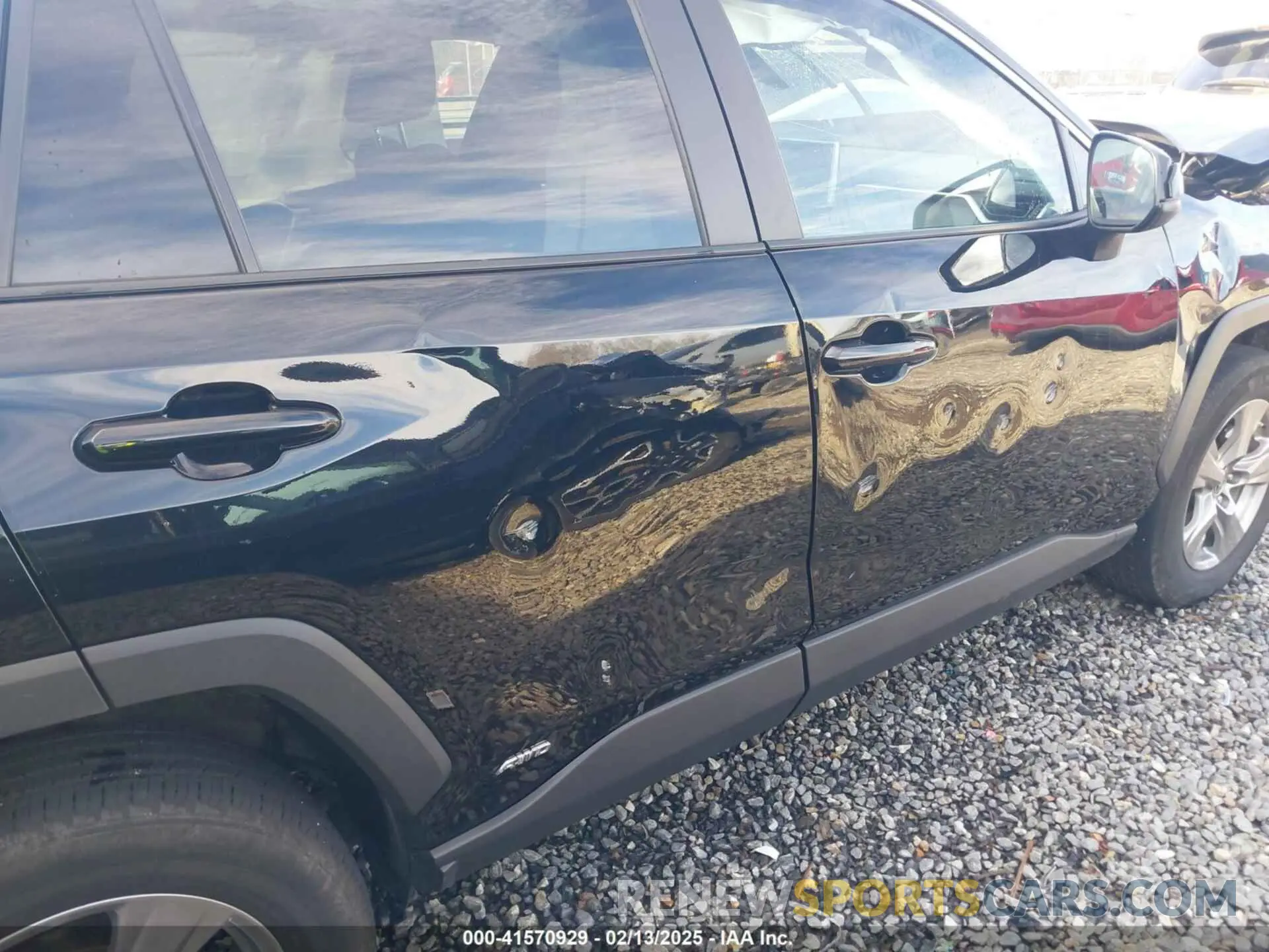 19 Photograph of a damaged car 4T3LWRFV1RU121874 TOYOTA RAV4 HYBRID 2024