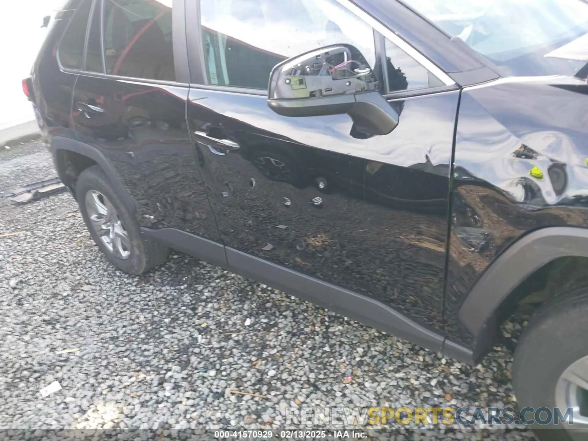20 Photograph of a damaged car 4T3LWRFV1RU121874 TOYOTA RAV4 HYBRID 2024