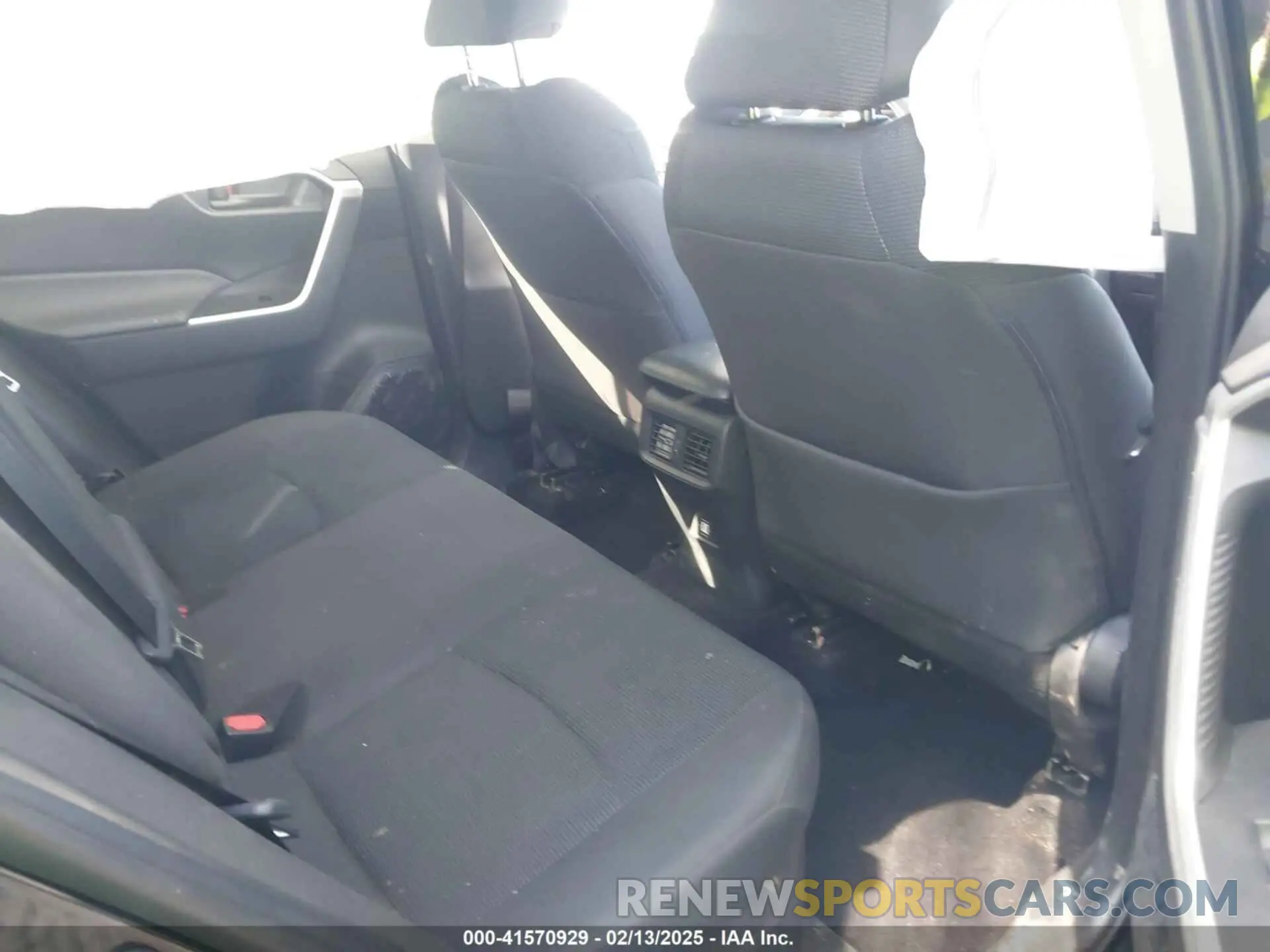 8 Photograph of a damaged car 4T3LWRFV1RU121874 TOYOTA RAV4 HYBRID 2024