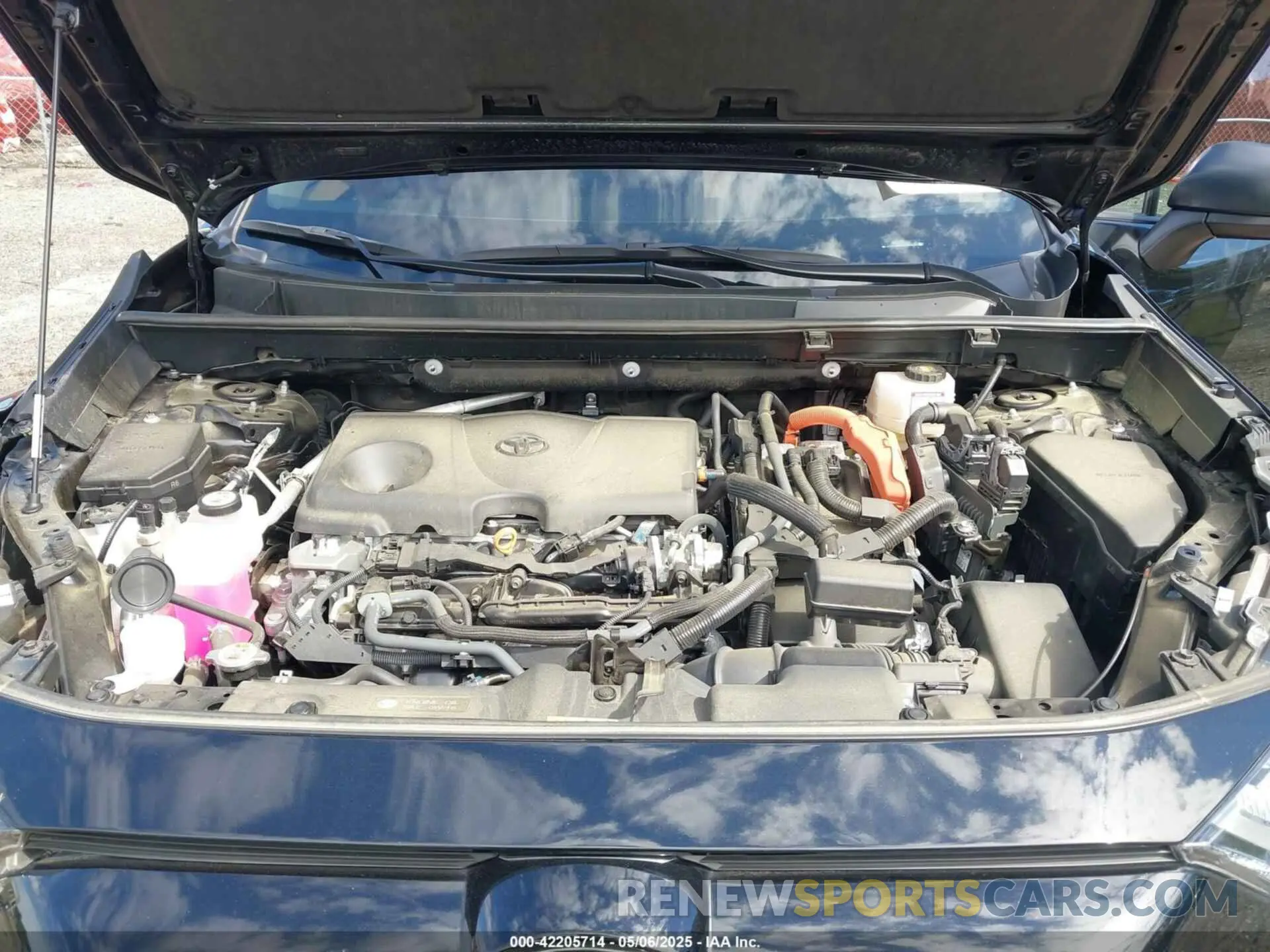 10 Photograph of a damaged car 4T3LWRFV1RU128503 TOYOTA RAV4 HYBRID 2024