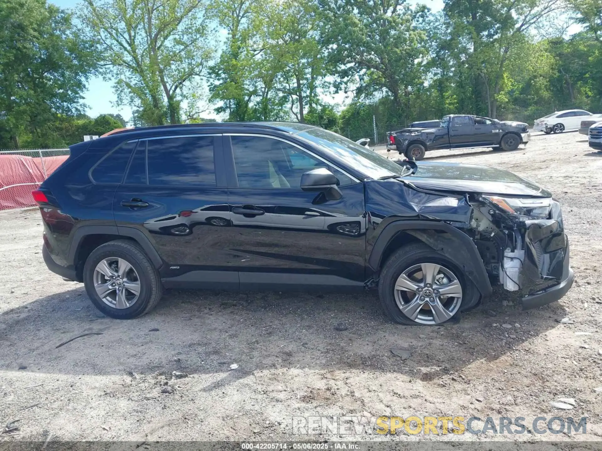 13 Photograph of a damaged car 4T3LWRFV1RU128503 TOYOTA RAV4 HYBRID 2024