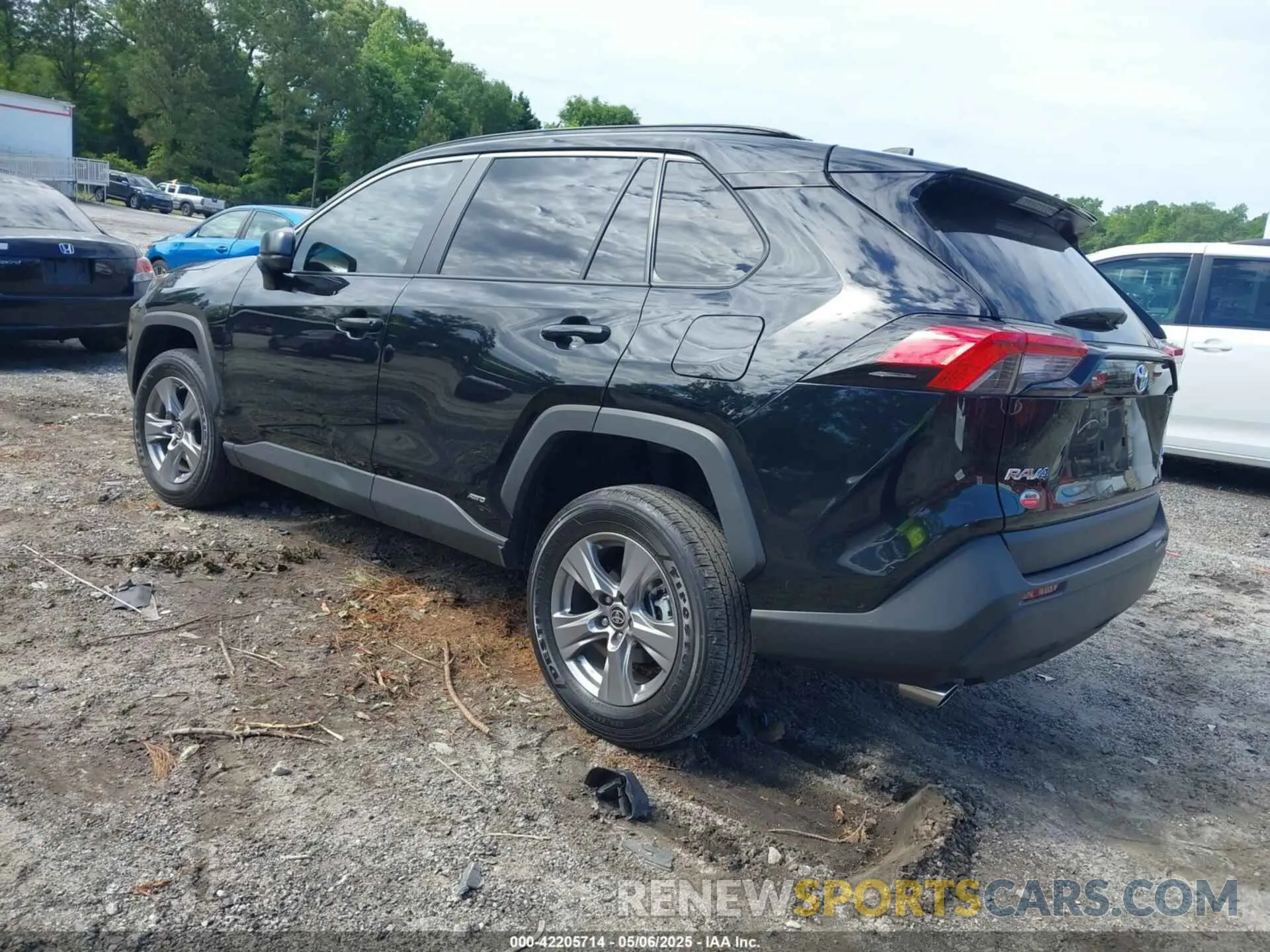 3 Photograph of a damaged car 4T3LWRFV1RU128503 TOYOTA RAV4 HYBRID 2024