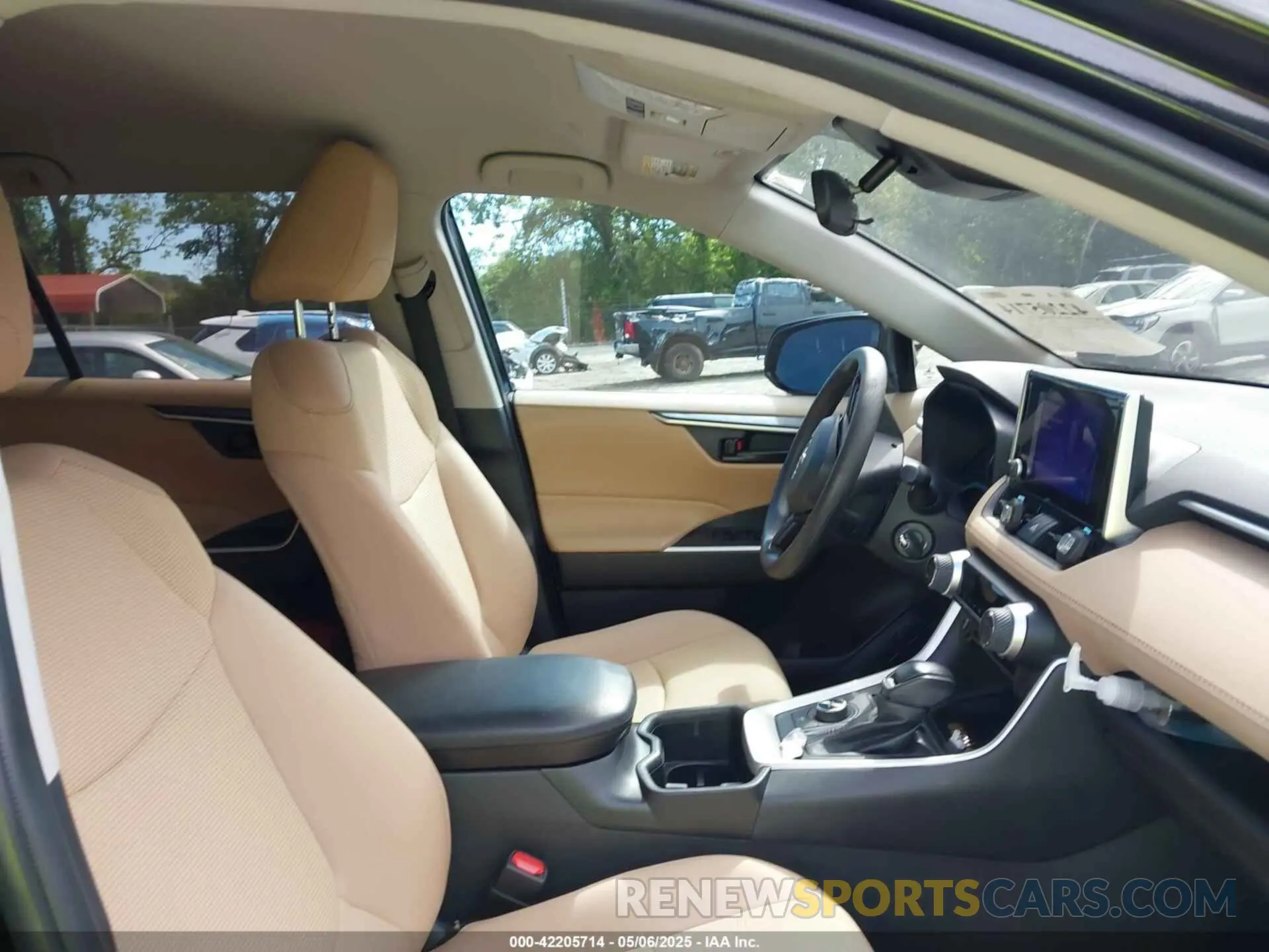 5 Photograph of a damaged car 4T3LWRFV1RU128503 TOYOTA RAV4 HYBRID 2024
