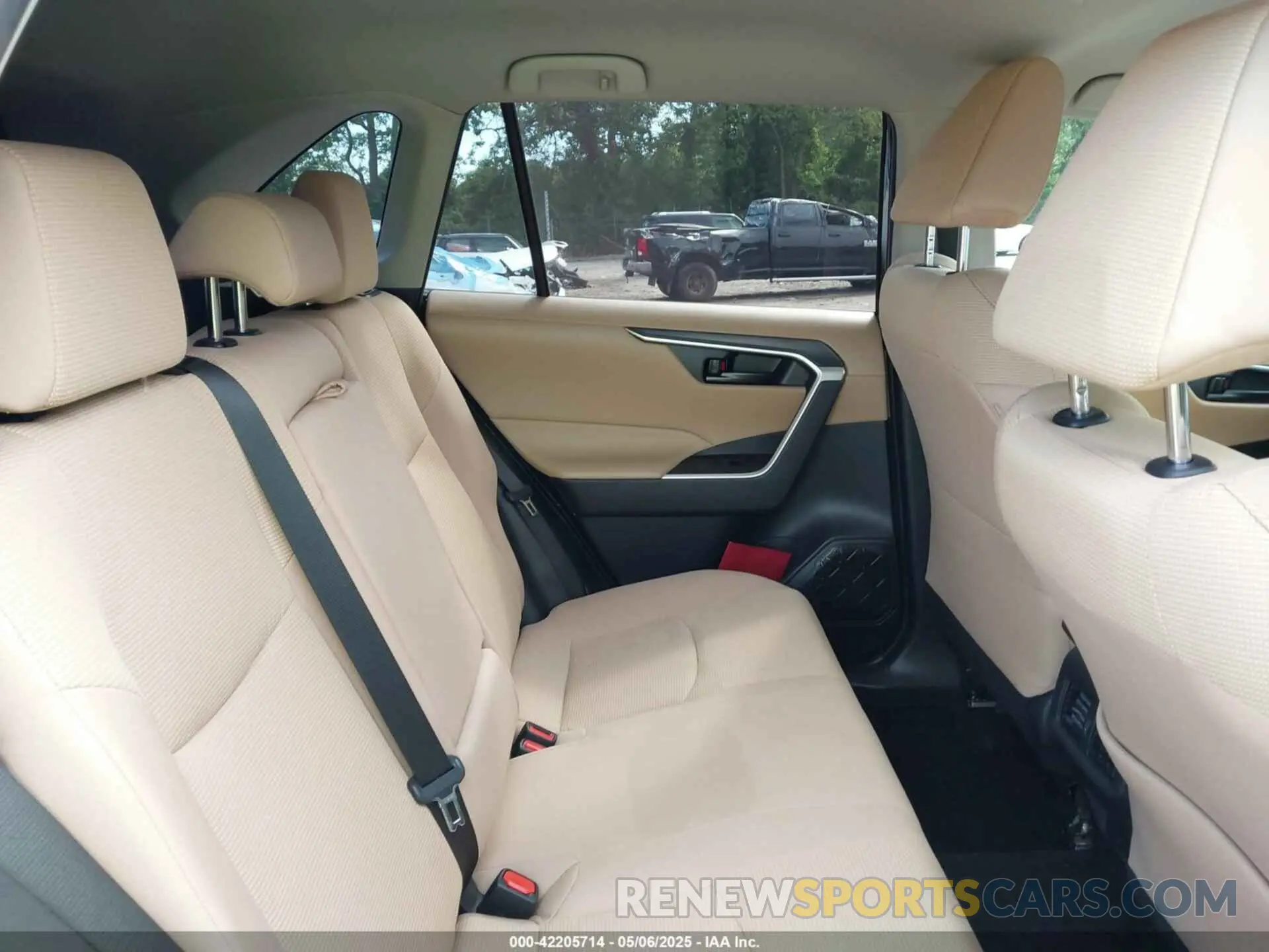 8 Photograph of a damaged car 4T3LWRFV1RU128503 TOYOTA RAV4 HYBRID 2024