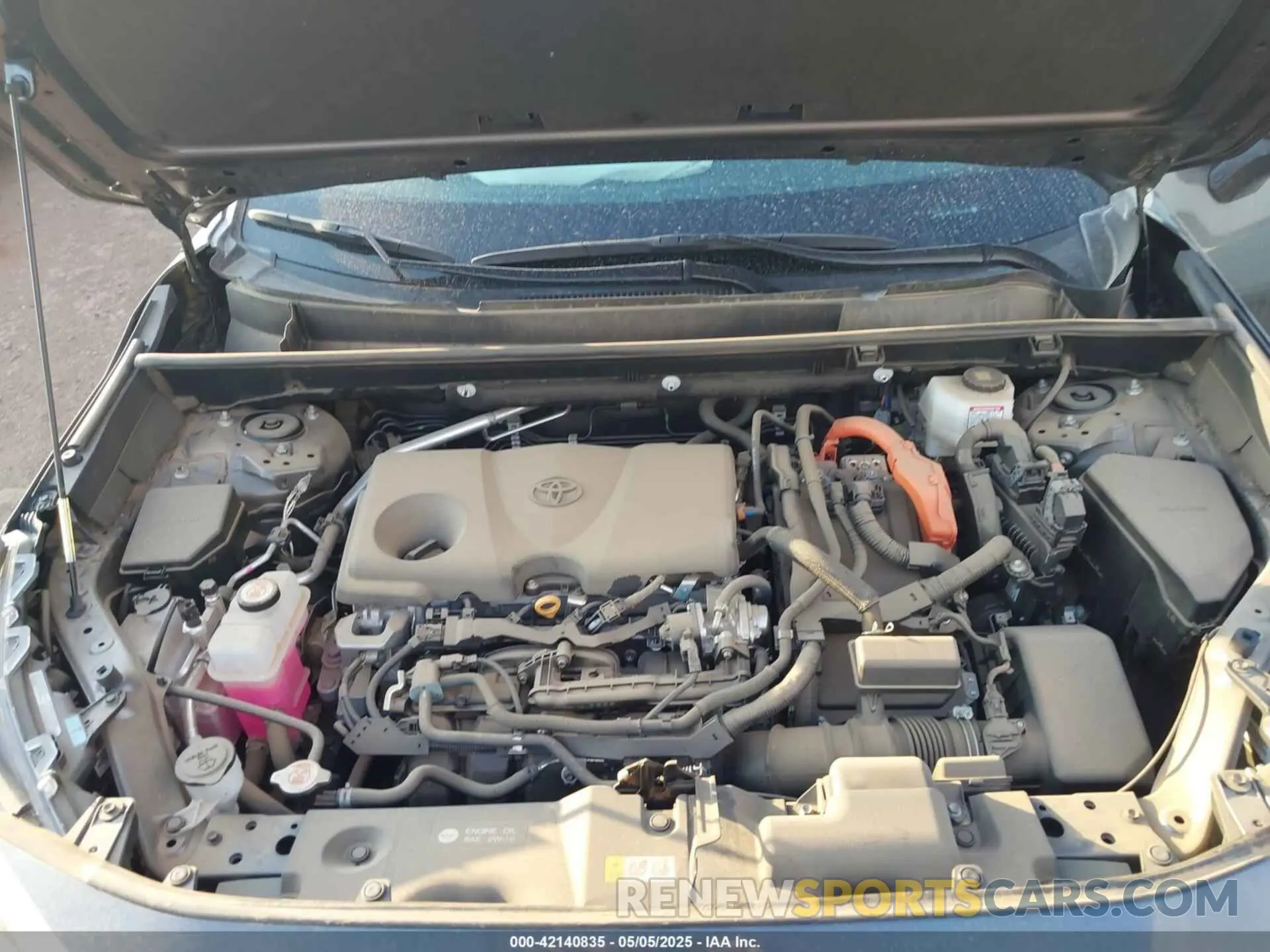 10 Photograph of a damaged car 4T3LWRFV2RU117235 TOYOTA RAV4 HYBRID 2024