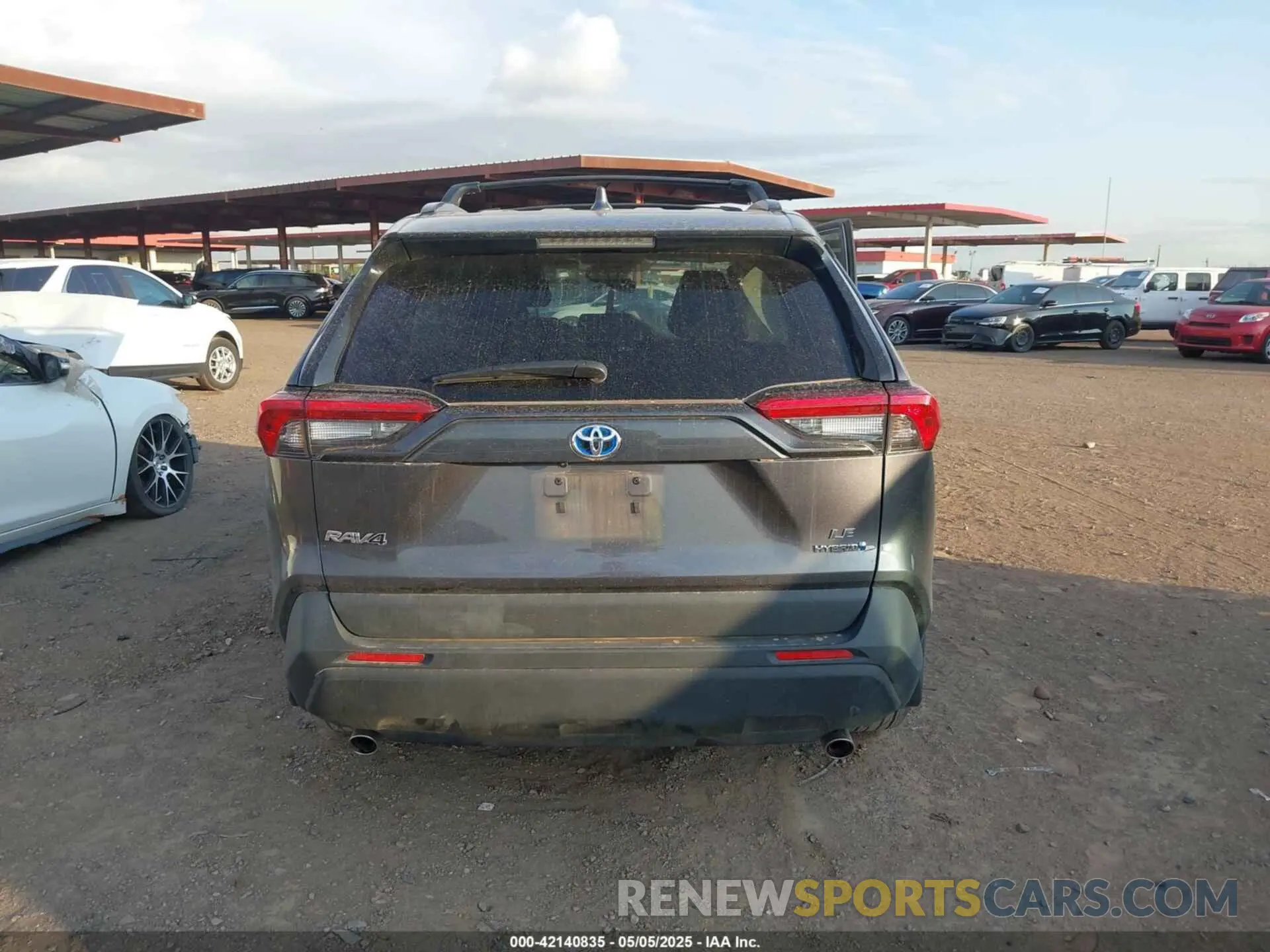 15 Photograph of a damaged car 4T3LWRFV2RU117235 TOYOTA RAV4 HYBRID 2024
