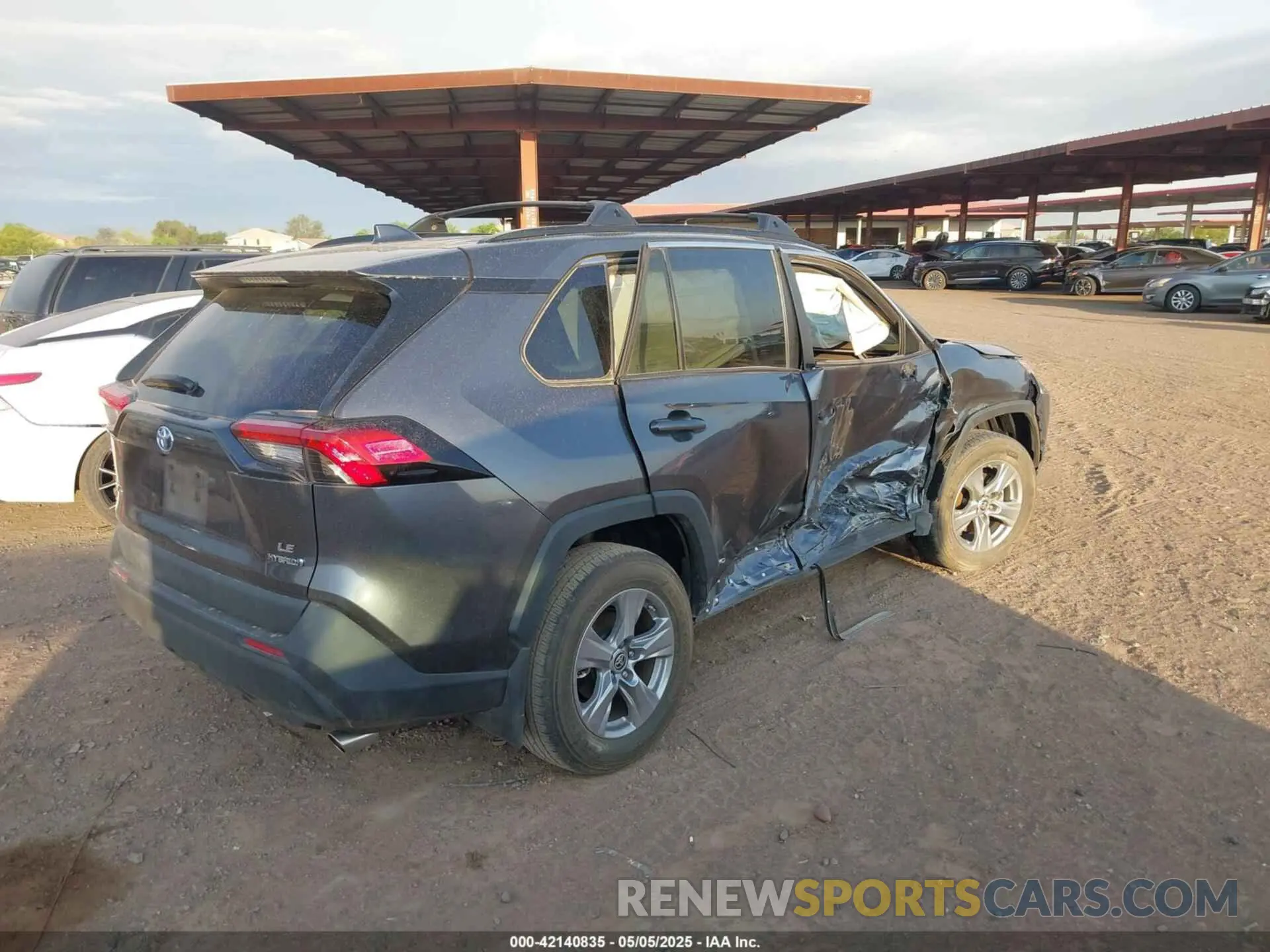4 Photograph of a damaged car 4T3LWRFV2RU117235 TOYOTA RAV4 HYBRID 2024