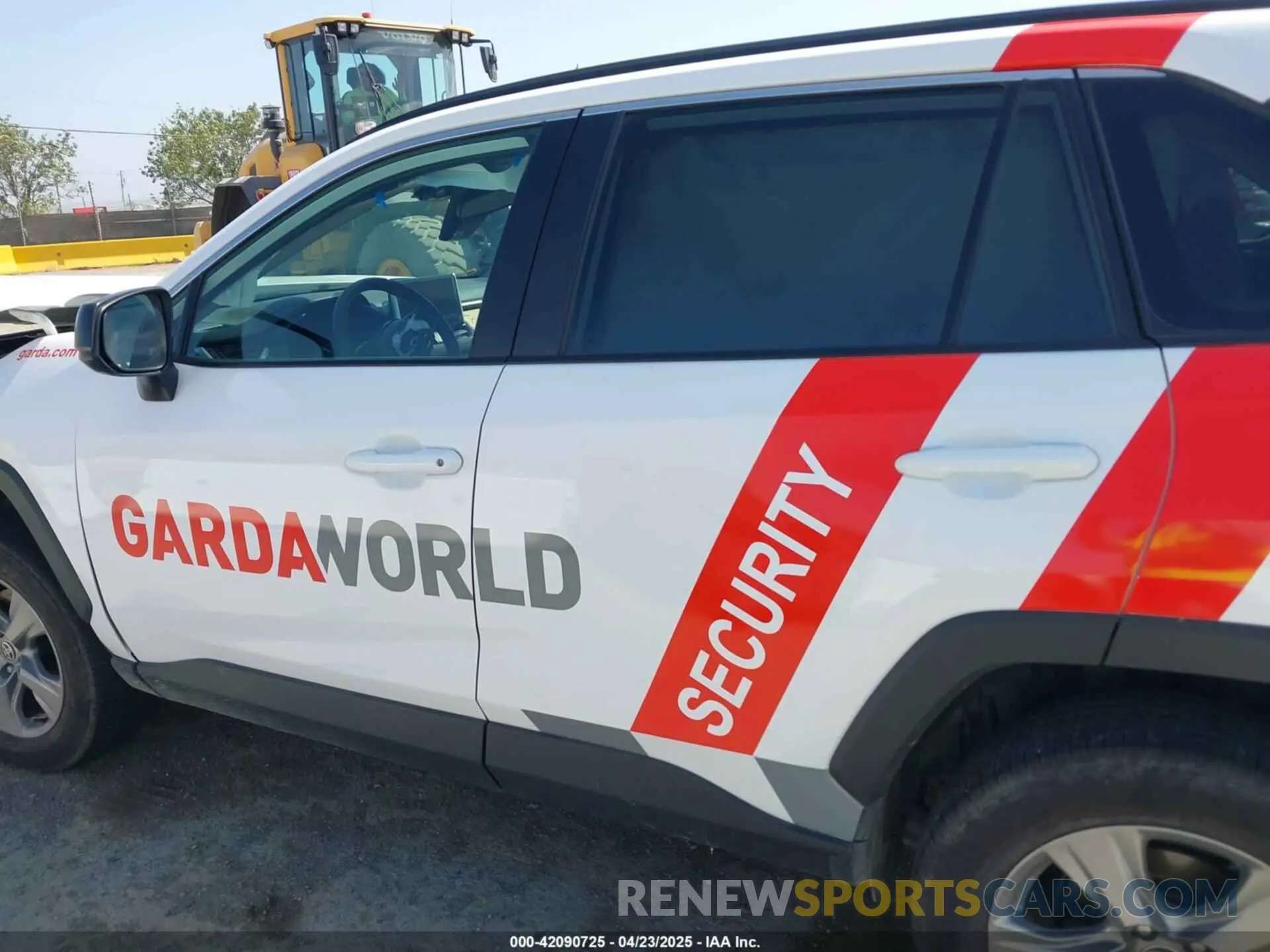 15 Photograph of a damaged car 4T3LWRFV6RU160007 TOYOTA RAV4 HYBRID 2024