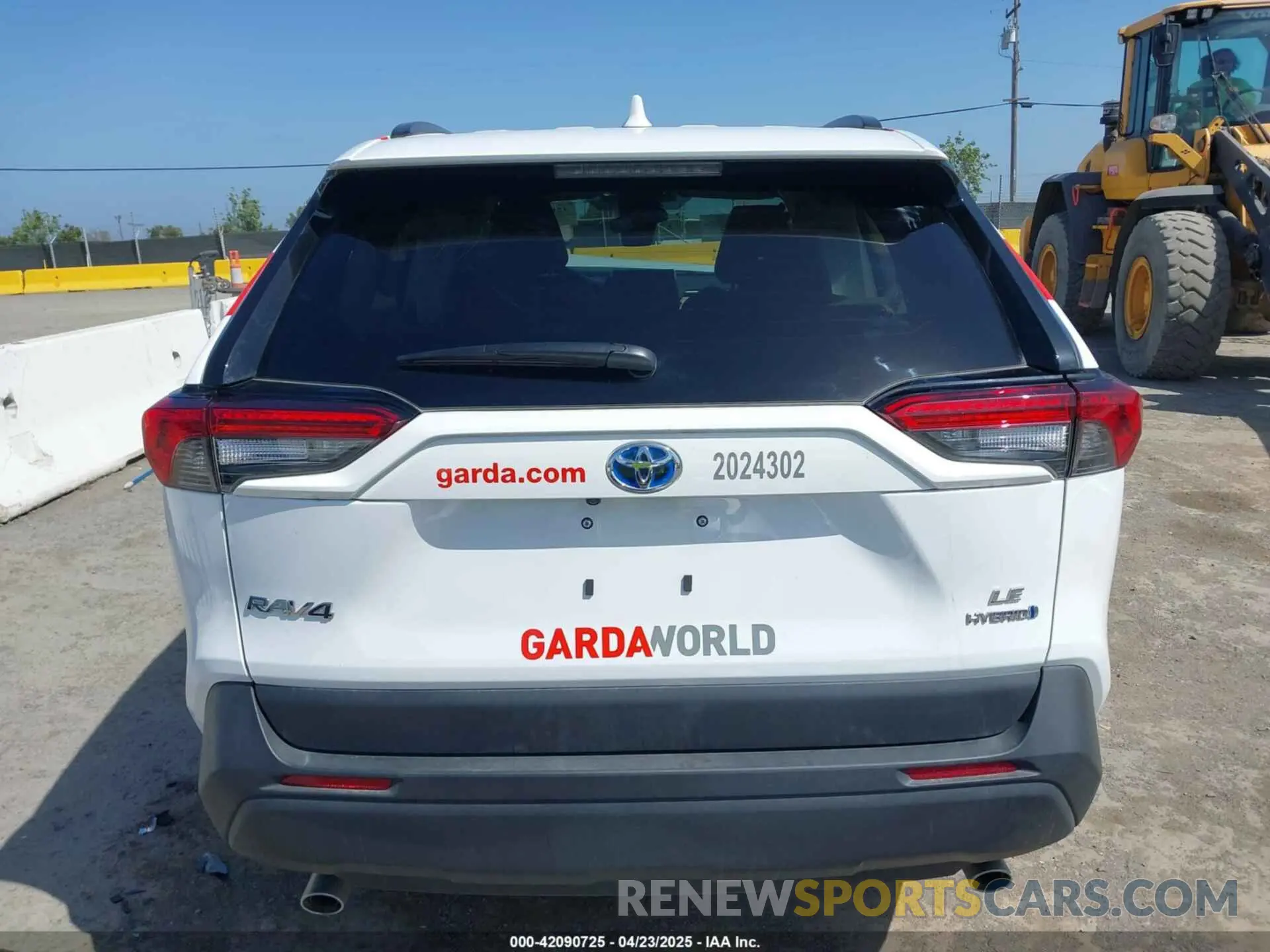 17 Photograph of a damaged car 4T3LWRFV6RU160007 TOYOTA RAV4 HYBRID 2024