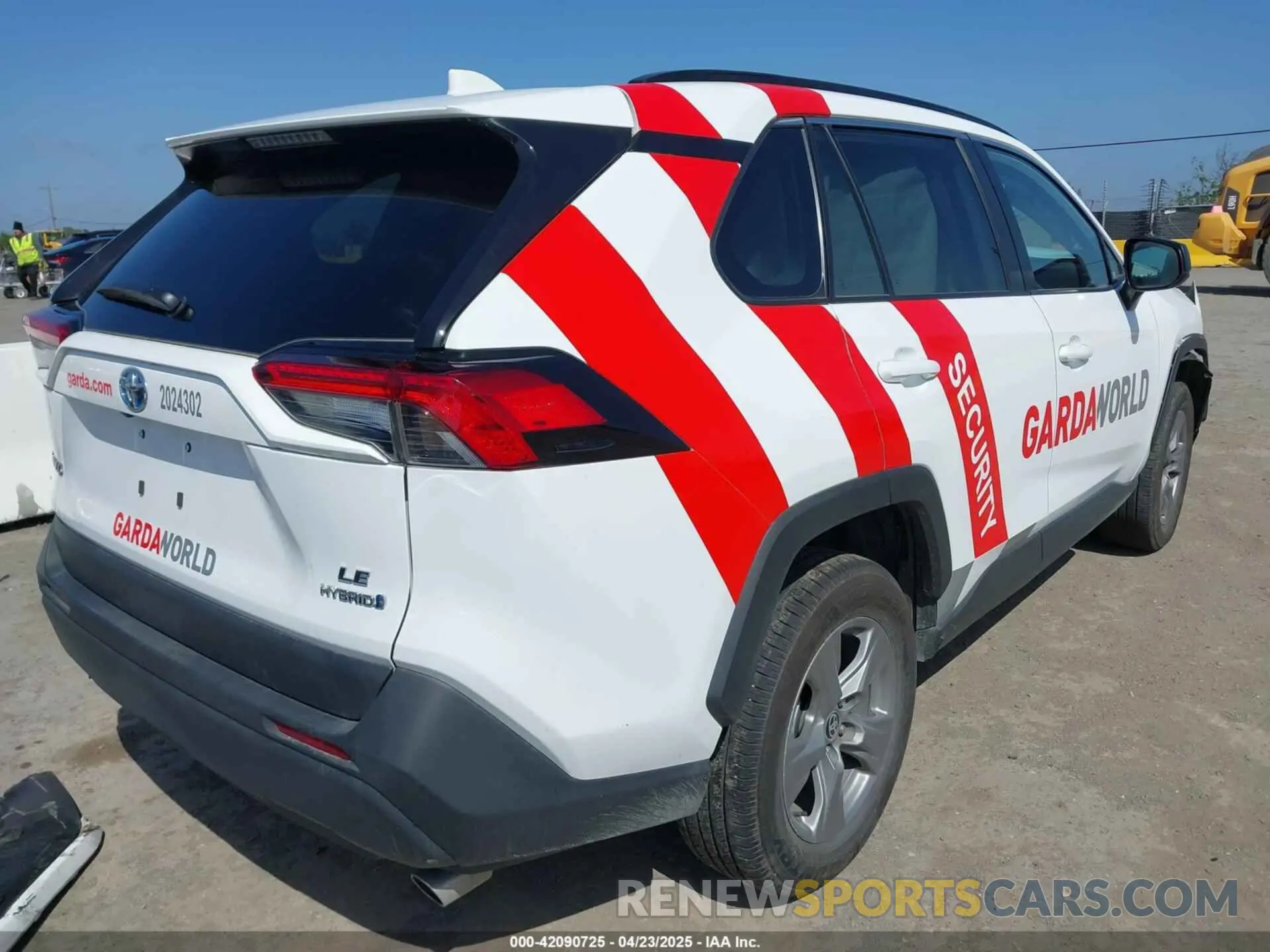 4 Photograph of a damaged car 4T3LWRFV6RU160007 TOYOTA RAV4 HYBRID 2024
