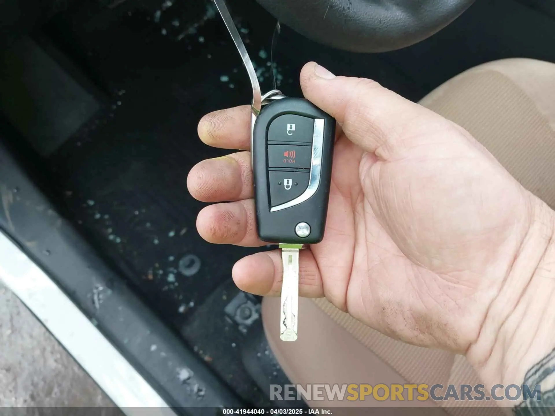 11 Photograph of a damaged car 4T3LWRFVXRU130654 TOYOTA RAV4 HYBRID 2024