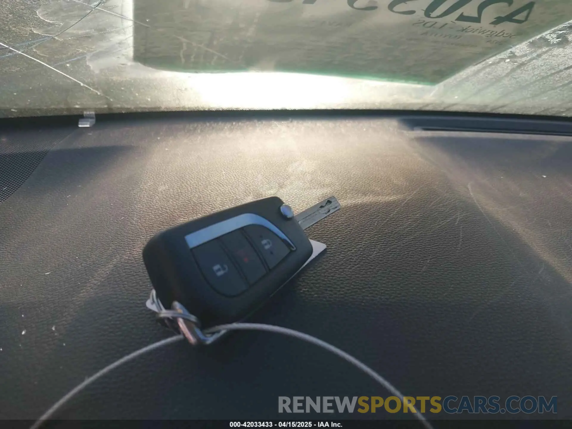 11 Photograph of a damaged car 4T3MWRFV2RU152880 TOYOTA RAV4 HYBRID 2024