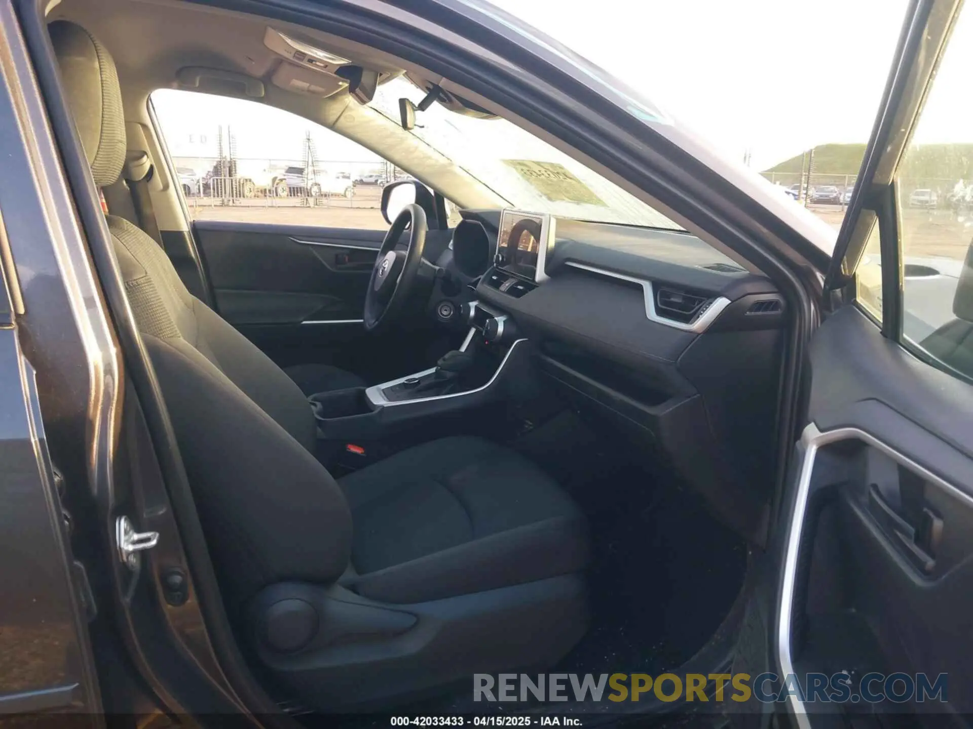5 Photograph of a damaged car 4T3MWRFV2RU152880 TOYOTA RAV4 HYBRID 2024