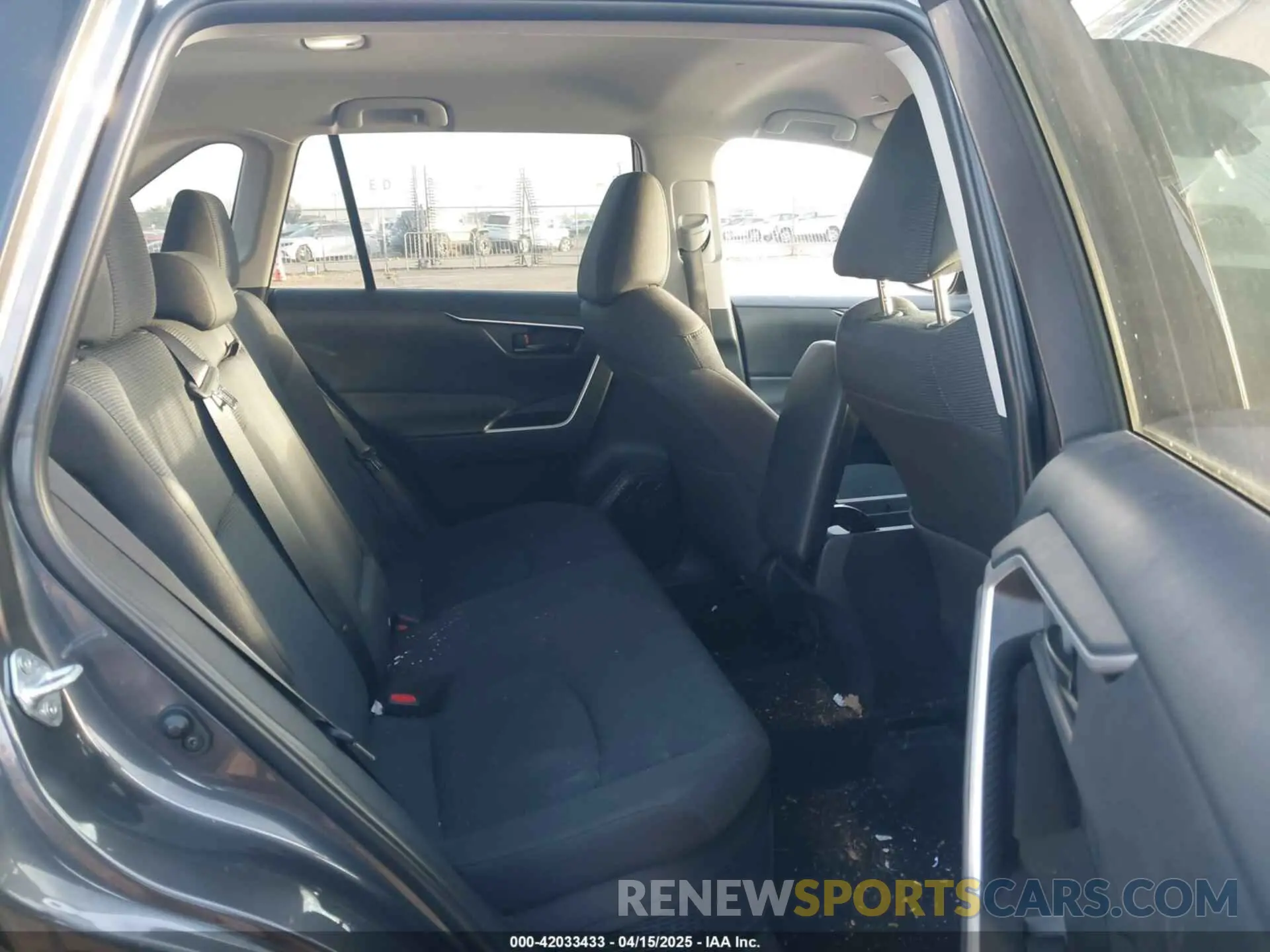 8 Photograph of a damaged car 4T3MWRFV2RU152880 TOYOTA RAV4 HYBRID 2024