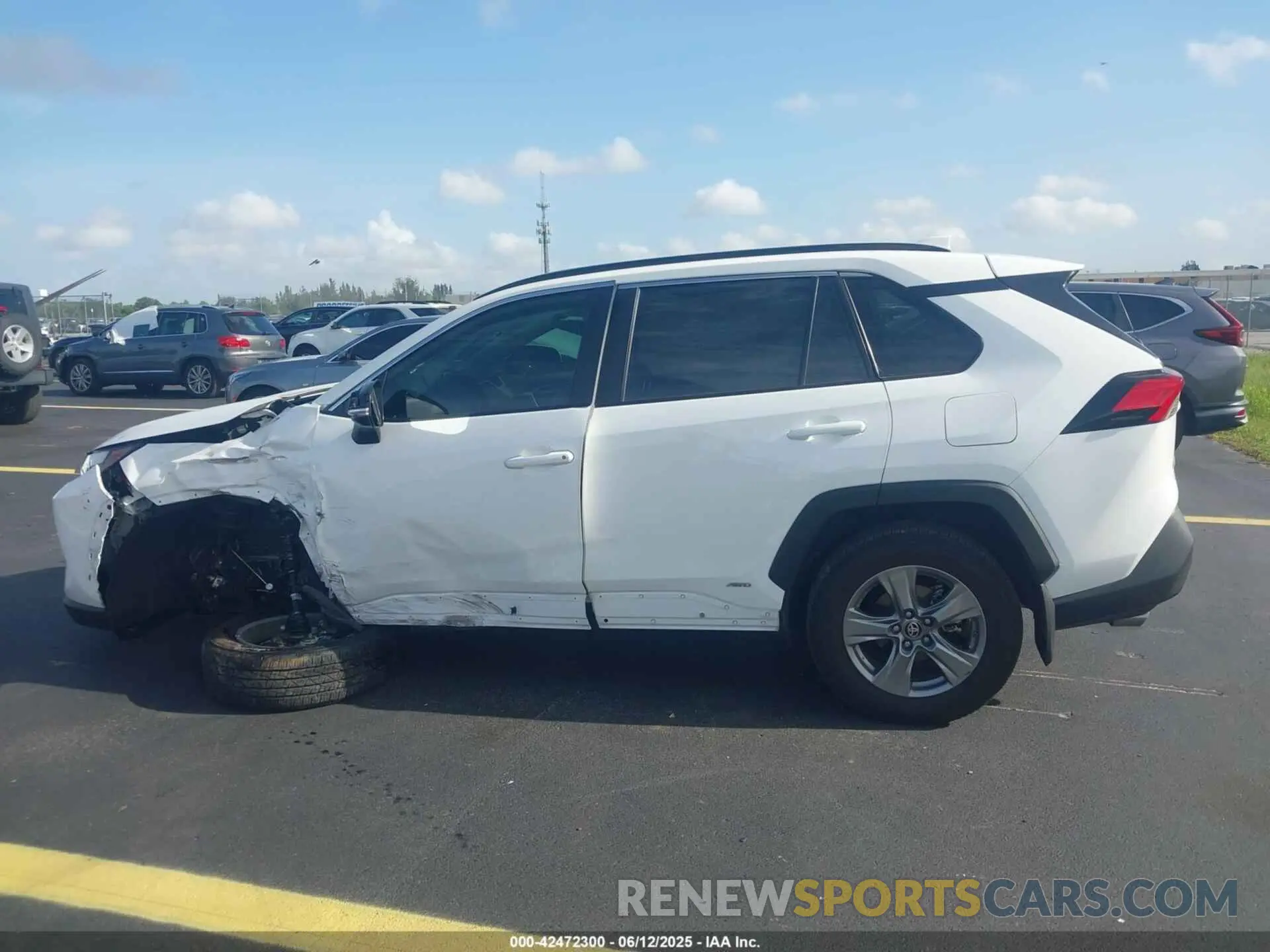 15 Photograph of a damaged car 4T3MWRFV6RU128372 TOYOTA RAV4 HYBRID 2024