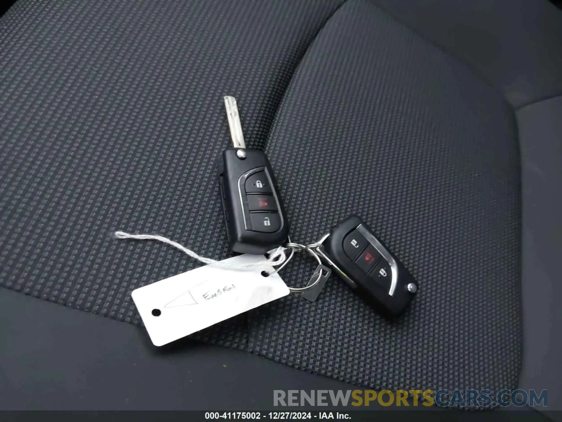 11 Photograph of a damaged car 4T3MWRFV6RU156186 TOYOTA RAV4 HYBRID 2024